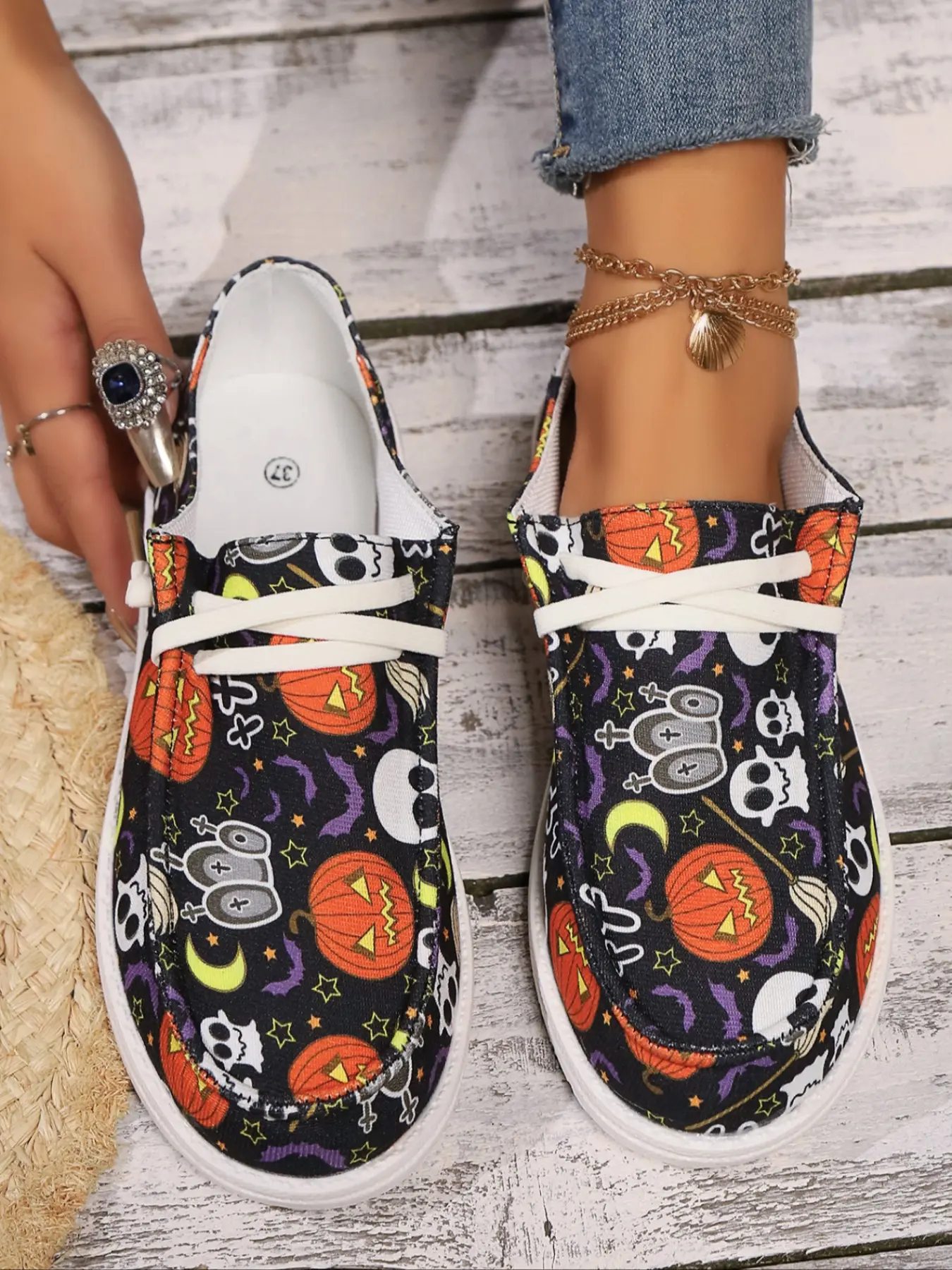Women's Gothic Skull Rose Print Canvas Shoes, Halloween Horror Party Comfortable Casual Loafers, Lightweight Soft Sole Daily Wear Trendy Shoes