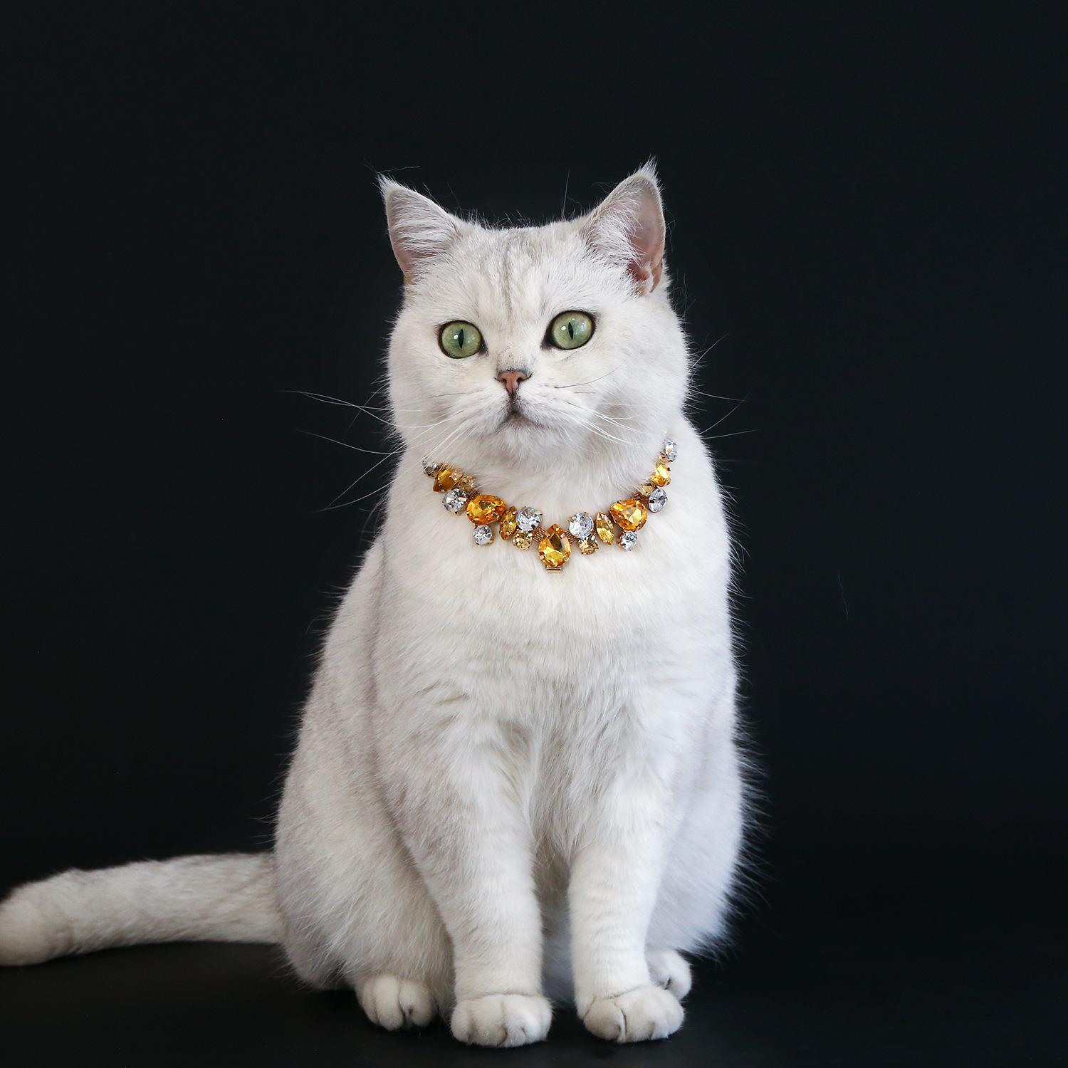 Luxury Pet Necklace: Gemstone & Crystal Chain Collar for Cats and Dogs - Full-Rhinestone, Princess-Style, Teardrop-Accent, Metal Wedding Collar