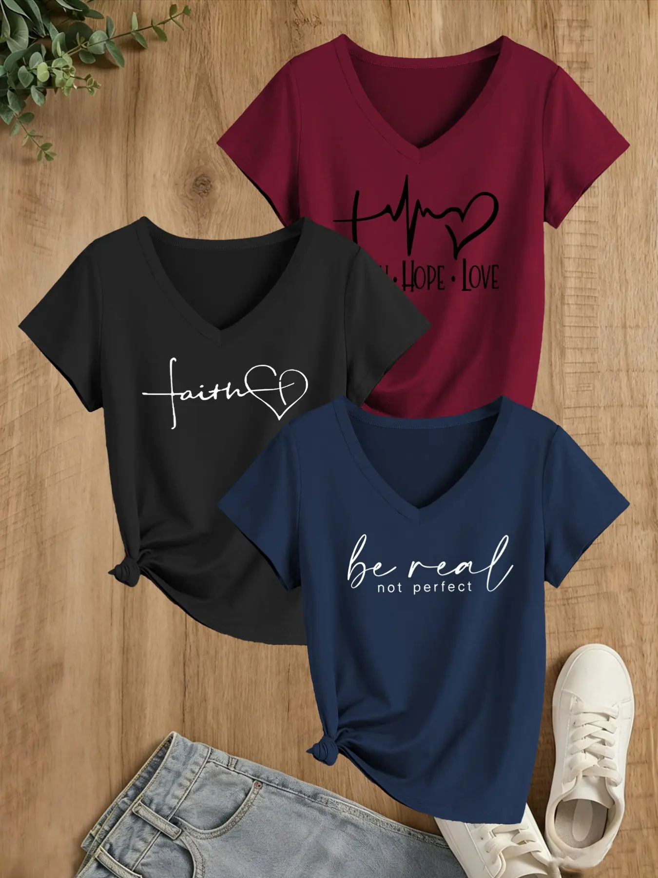 Women's 3-Pack Soft Heart Print T-Shirts, Casual V-Neck Short Sleeve, Slim Fit, All Season, Fashion Essential