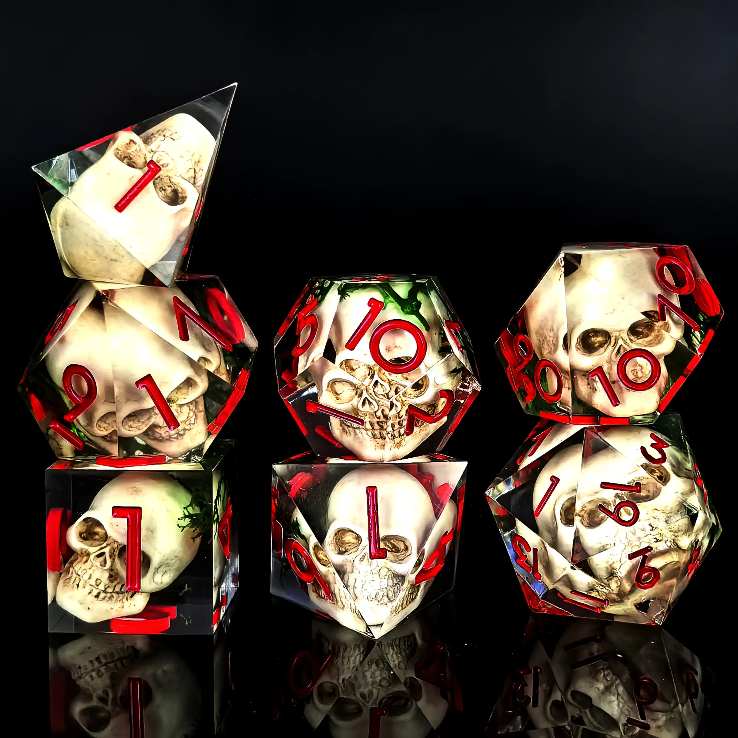 7-Piece Sharp-Edged Skull Design Resin D&D Dice Set - Collectibles for Dungeons & Dragons, Board Games, Holiday Gifts (Halloween, Christmas)
