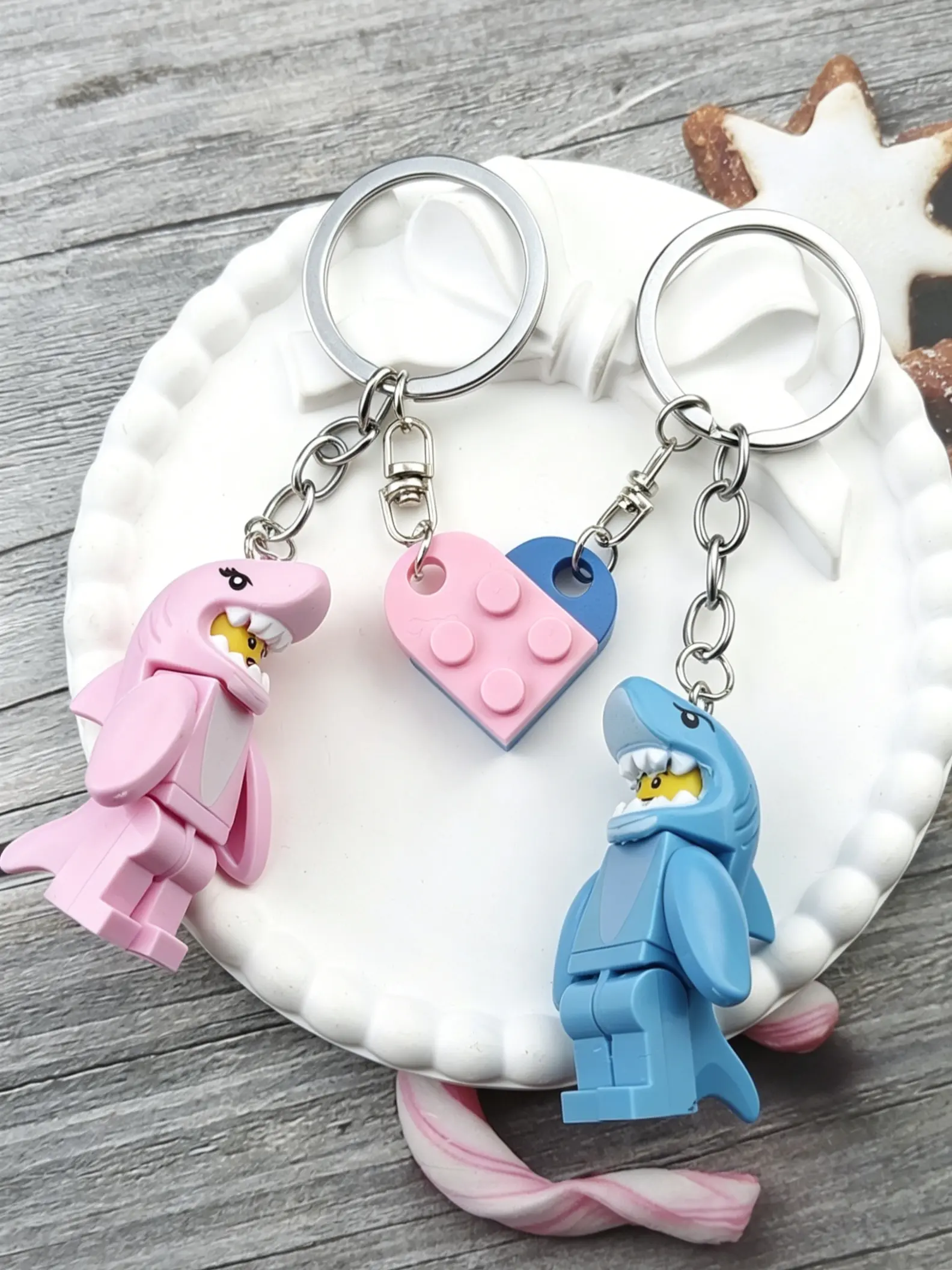 Pair of Blue Shark Keychains, Magnetic Heart Design, Metal Key Ring with Long Chain, Couples Accessory, Unique Fashion Pendant