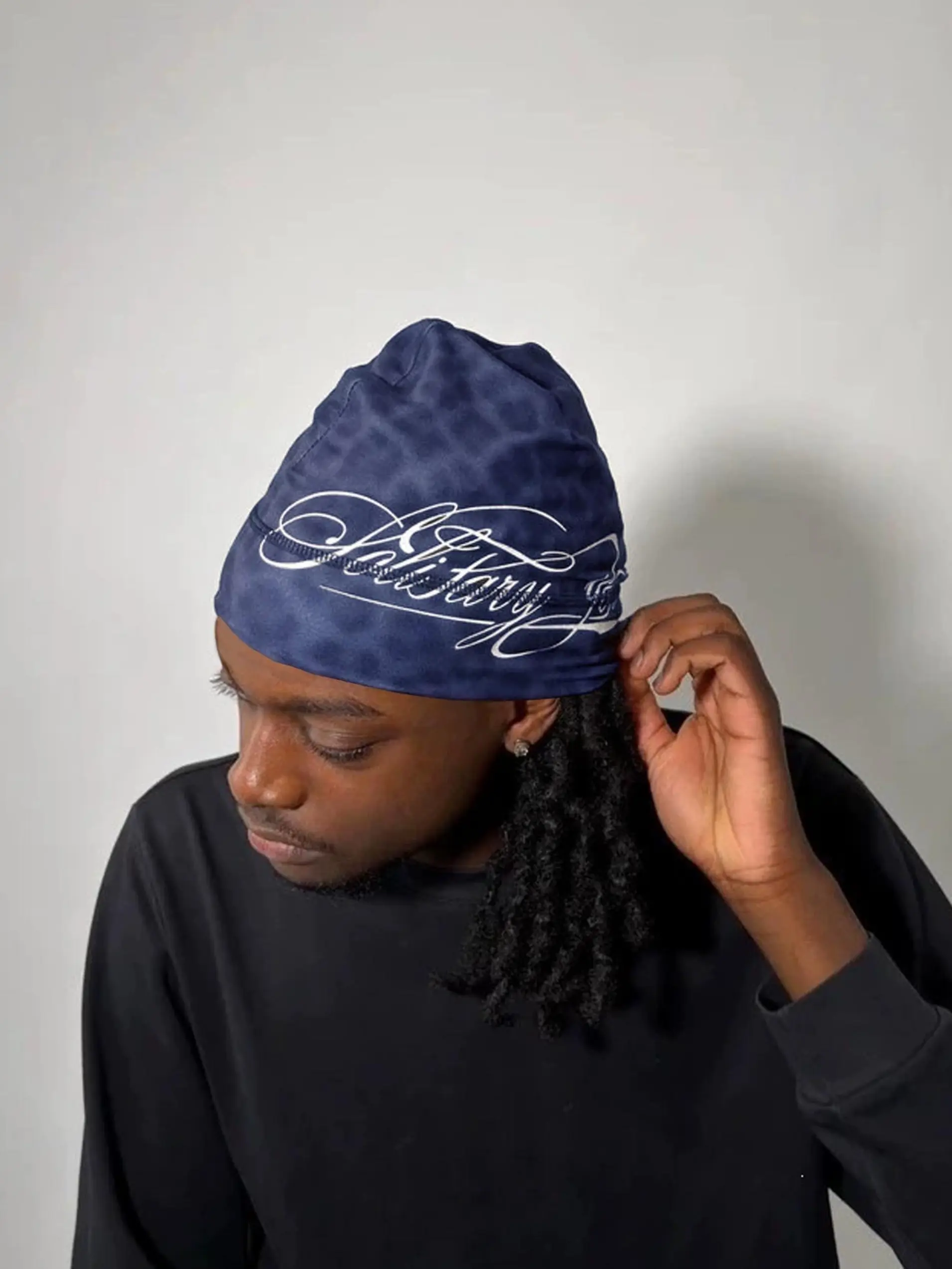 American Retro Street Style Leopard Print Hat, Slim-Fitting Plain Pattern Cap, All-Seasons No Brim Hat, Handwritten Cursive Letters Design, Streetwear Hat