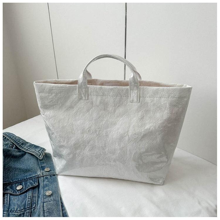 Christmas Gift Tote Bag Large Capacity Handbag for Women Casual Trendy Versatile High-quality Daily Commuting Bag Fashionable Shopping SpringStatements