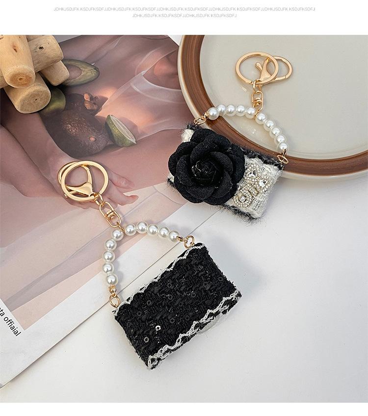 Fashion Camellia Flower Bag Charm Keychain for Women, Cute Handbag Pendant Key Ring, Elegant Purse Accessory for Car Keys, Backpack Decoration, Daily Use and Gift