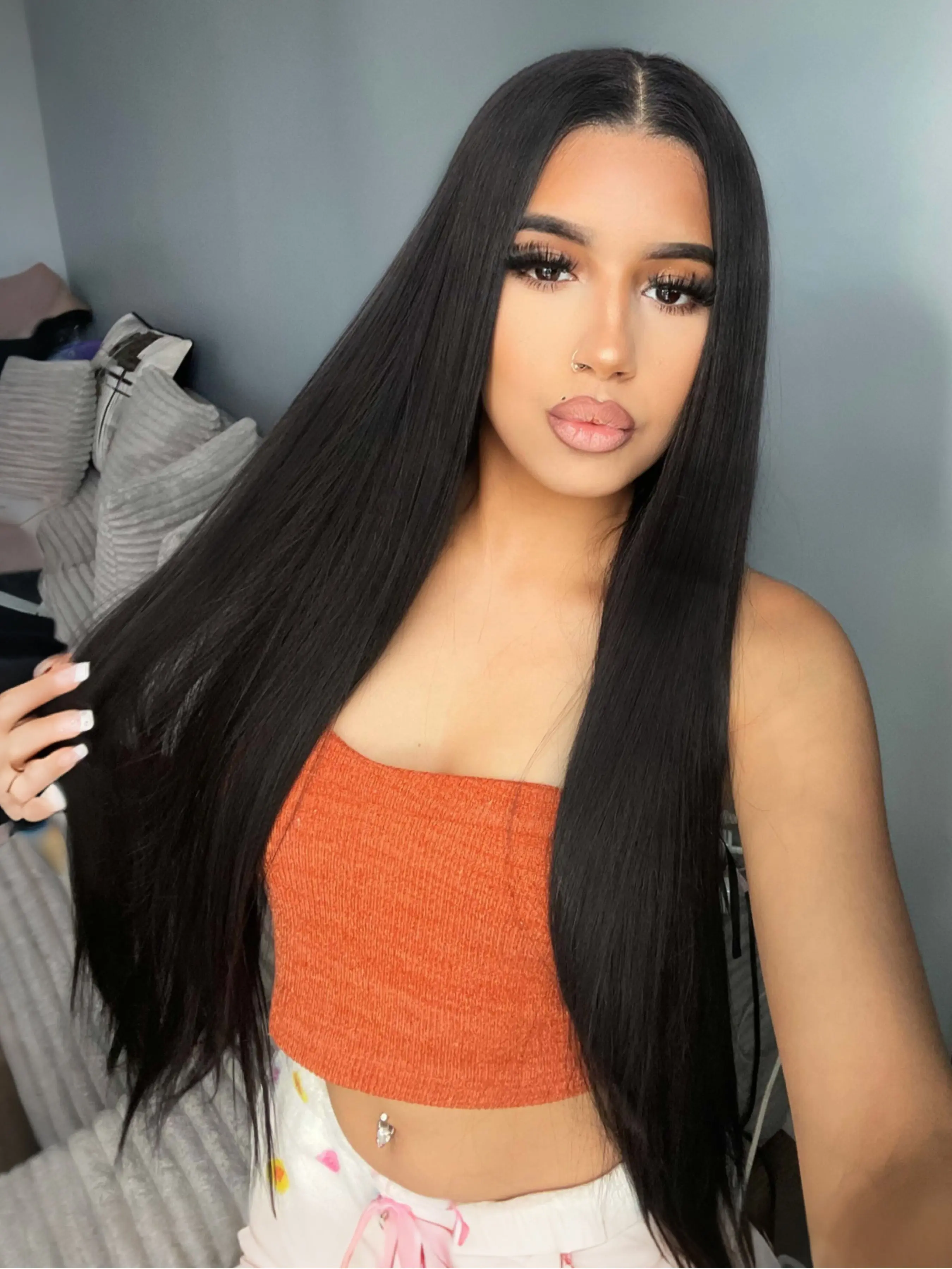 32 Inch Black 13x4 Lace Front Wigs Long Straight Wig Pre-Plucked Natural Hairline Heat Resistant Synthetic Wig Soft HD Transparent Lace Frontal Wig Black Concert Look Straight Wig Music Festival Look for Women Dating Party Hair Stylist Wig