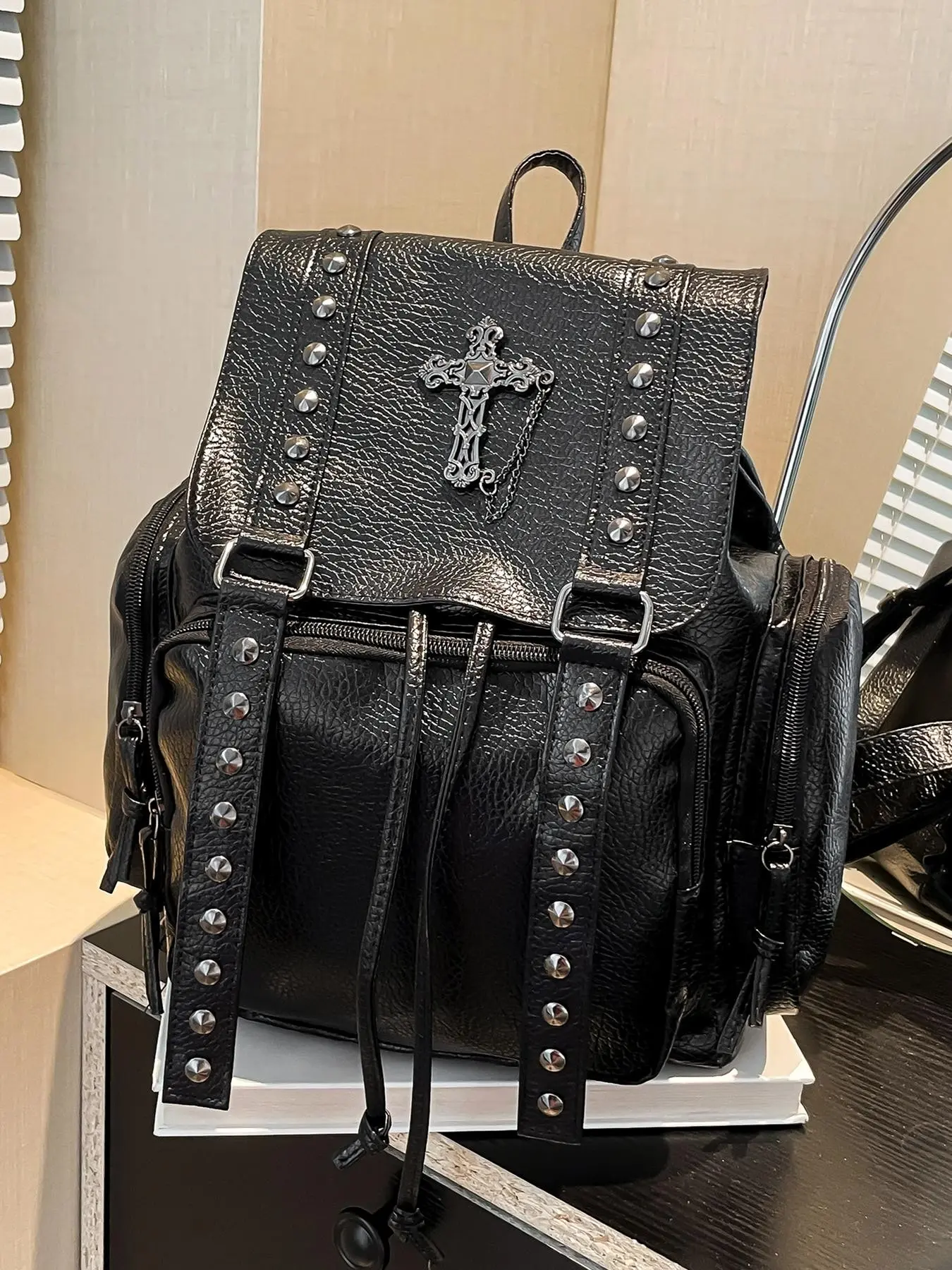 Retro Gothic Women's Cross Rivet Backpack, Black Punk Drawstring Flip Backpack, Multi Pocket Large Capacity Backpack, Perfect for School, Daily Travel, Street Clothing Y2K Dark Fashion Matching, Large Capacity Drawstring Rivet Leisure Backpack