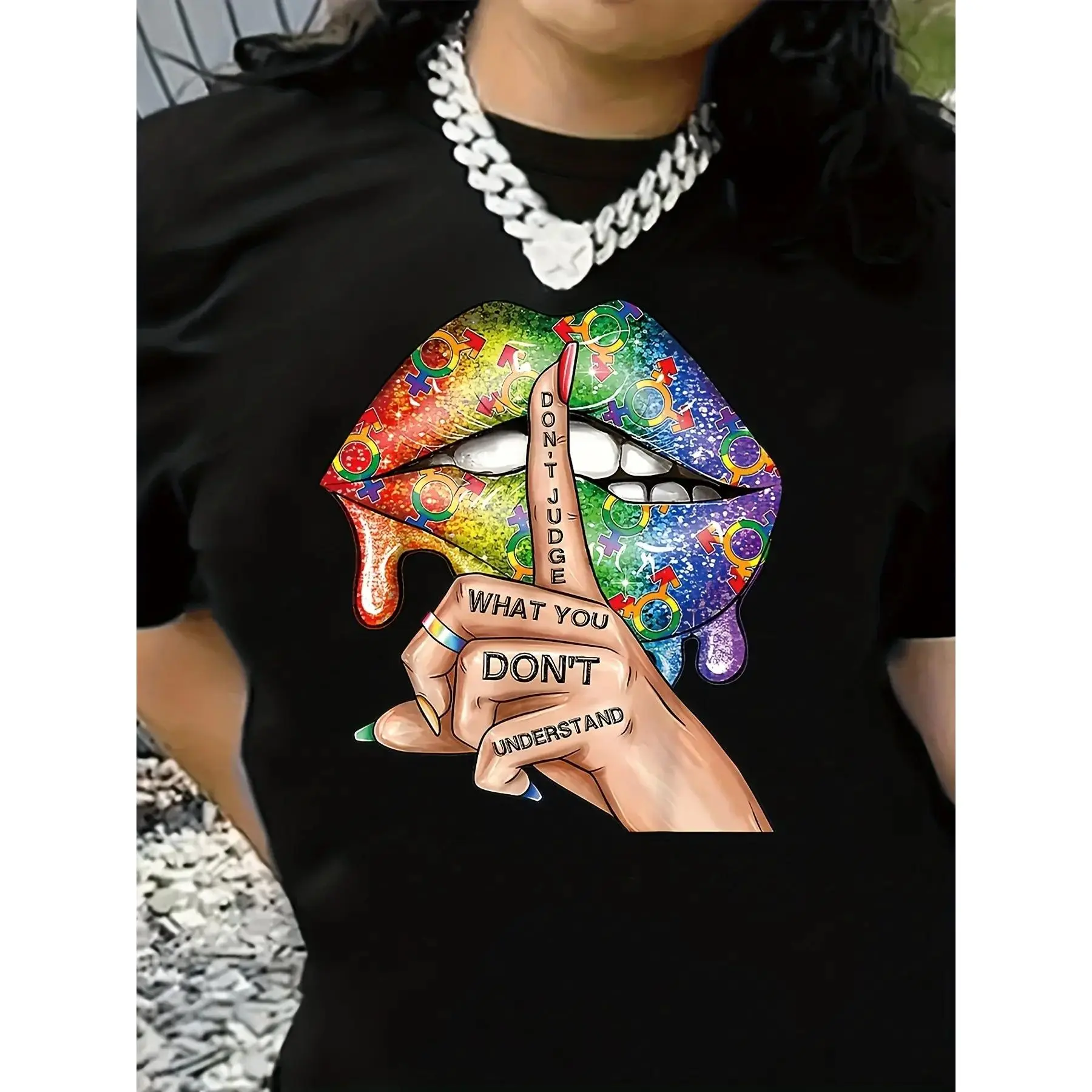 Women'S  Top , Designed with a Proud Moon Rainbow Lip Print, Includes a Round Short-Sleeve T-Shirt