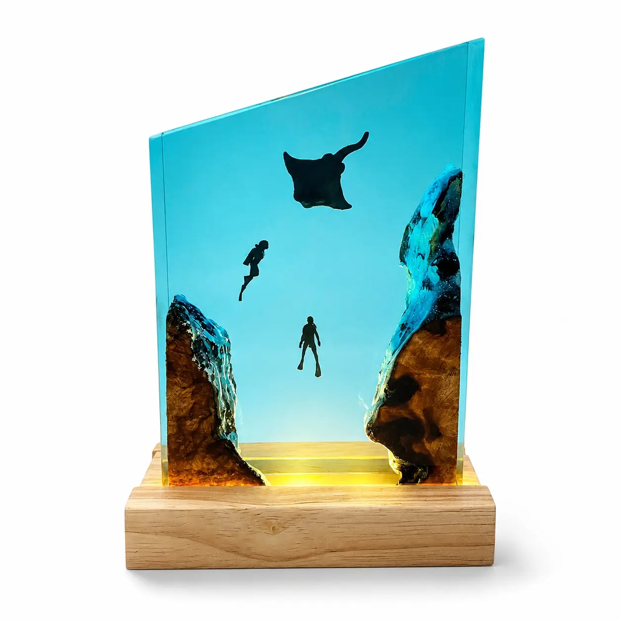 Ocean Resin Handicrafts, Manta Ray and Diver Gift Ornament, Resin Figurine Statue, Home Decor Light, Unique Gift Idea, Sculpture Desk Decor, Decorative Statues, Decorative Ornaments