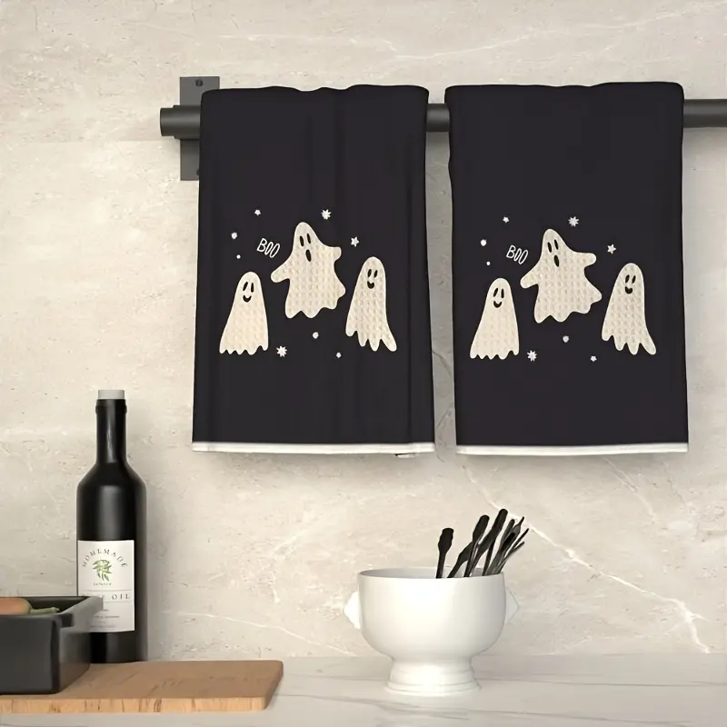 2-pack, 16*24 inch soft towels, perfect as a Halloween gift for friends. Ideal for Halloween ghost decorations, these towels are also great in the kitchen, bathroom, or as guest towels.