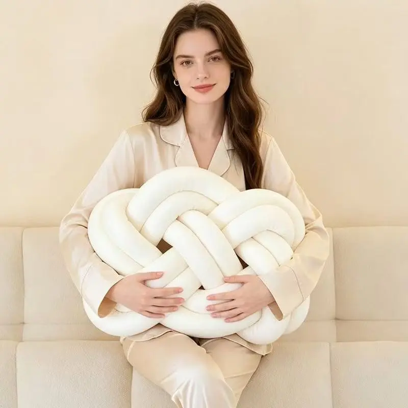 Nordic Style Heart Knot Pillow, Handmade Braided Love Rope Cushion, Soft Plush Round Pillows for Living Room Sofa Decor, Soft Cushions, Home Decorative Cushion, 1 Piece