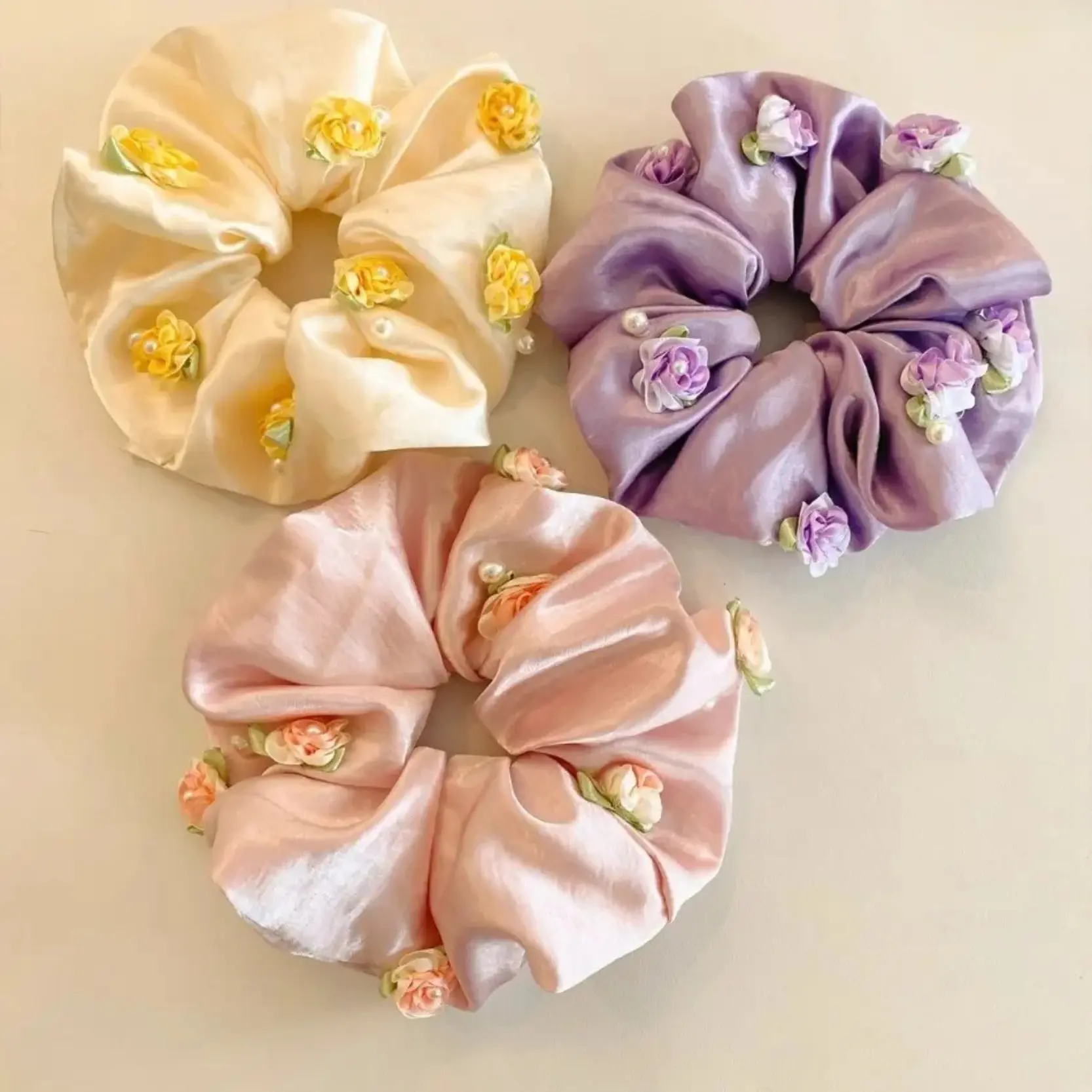 Women’s 3-Pack Smooth Satin Scrunchies, Large Size Floral Motif Hair Ties, Premium Rose Pattern Bag Accessories for Daily Wear, Elegant DIY Luggage & Bag Add-Ons, Tangle-Free