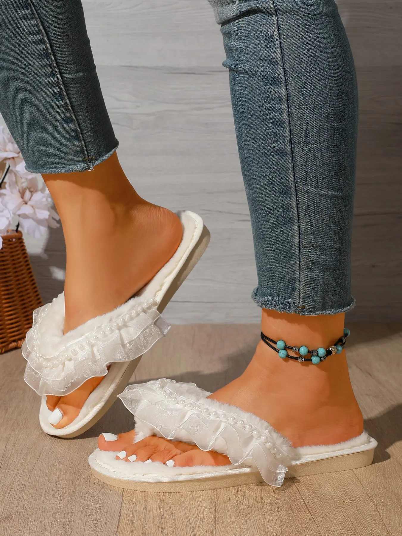 Women's Lace Pearl Faux Fur Sandals, Sweet Fairy Style, Comfortable Flat Home Slippers, Ideal for Daily Wear and Outdoor Walks