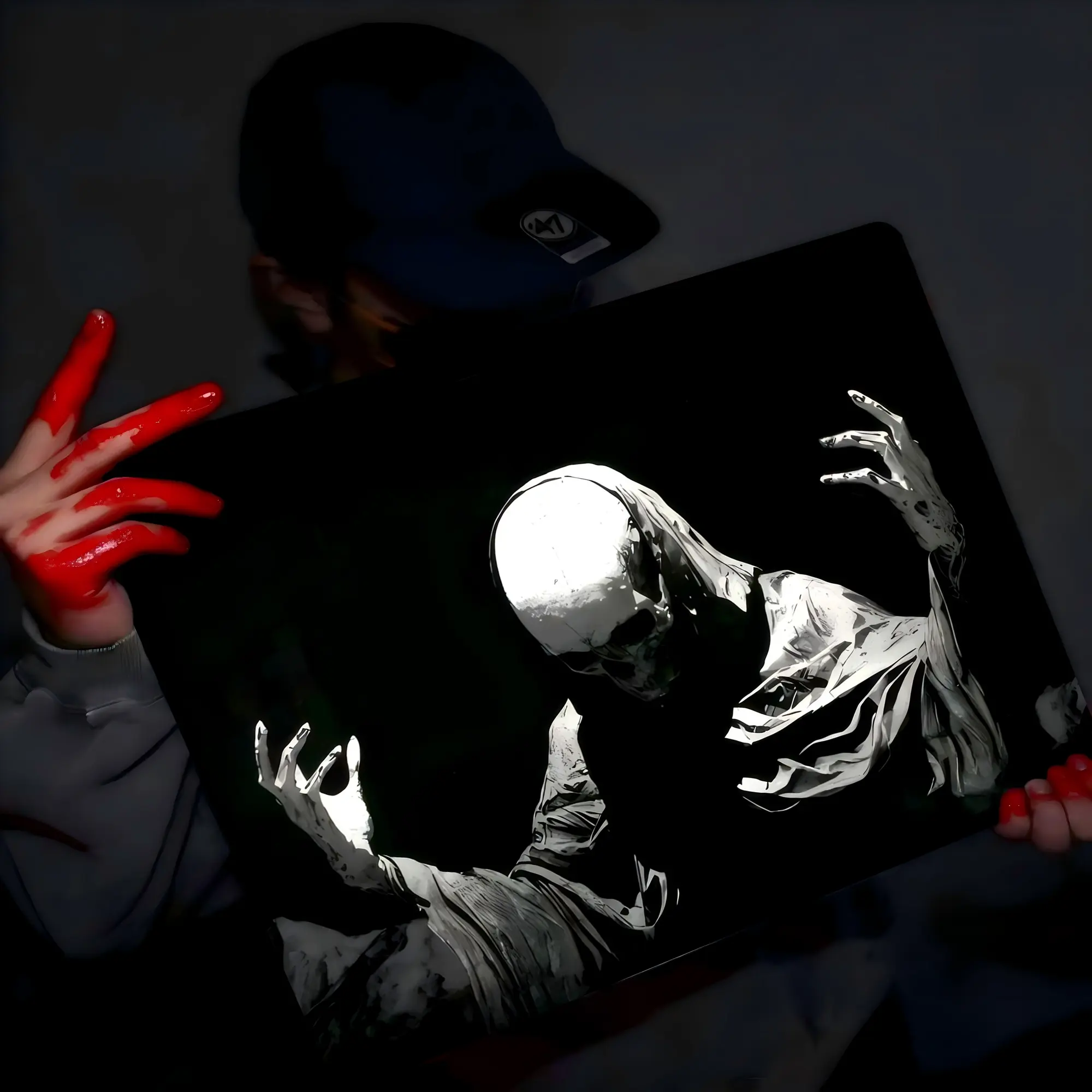 Tempered glass gaming mouse pad, Hard mousepad, sturdy and explosion-proof, fingerprint-resistant, oil-resistant, and easy to clean, compatible with optical, laser, and BlueTrack mice