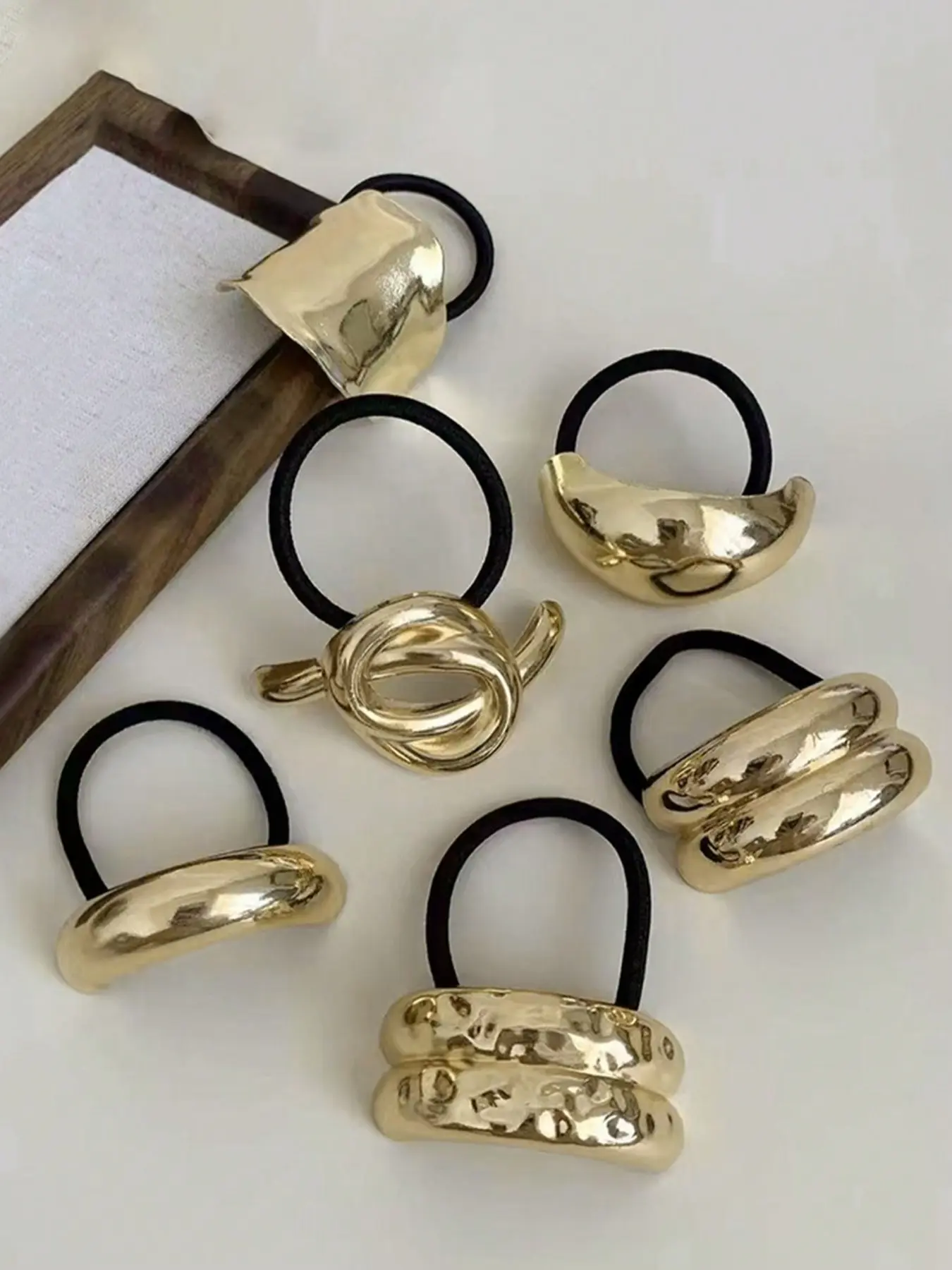 6-Pack Elegant Metal Hair Ties, High Ponytail Elastic Bands, Durable Colorfast Hair Accessories, Elastic Hair Accessory, Perfect for All Occasions, Elastic Hair Ties Ponytail Holders, Hair Style Accessory