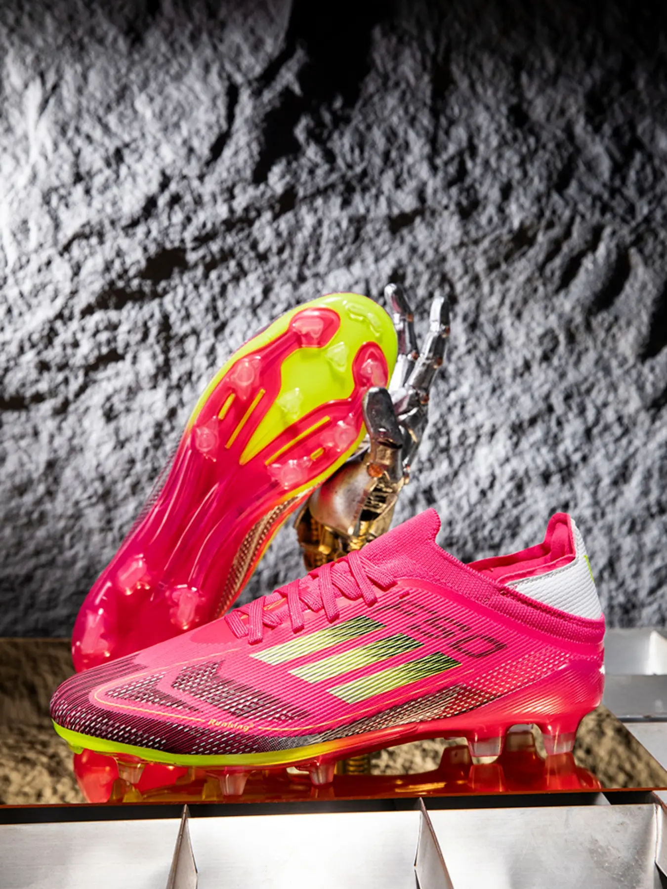 Youth Unisex Professional Soccer Shoes, Long Studs, Comfortable Fabric, Anti-Twist Design, Outdoor Sports Gear, All Seasons