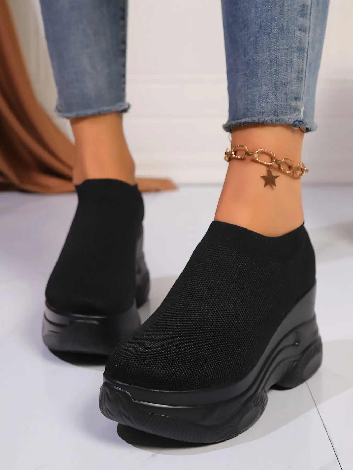 Women's Travel-Friendly Knit Platform Slip-On Shoes, Casual Breathable Shoes, Lightweight Breathable Wedge Sneakers for Long Walks, Supportive Thick Sole Footwear for Sightseeing, Cushioned Insole, Easy to Pack & Pair with Vacation Outfits