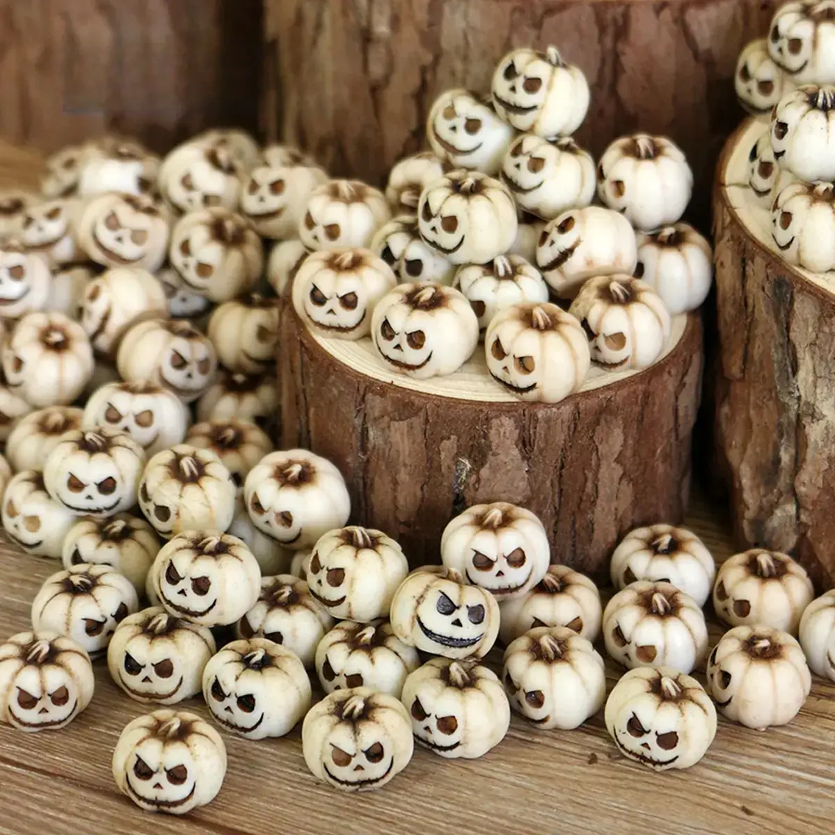 20pcs Mini Halloween Pumpkins Set, Gothic Style Pumpkin Head Ornaments, Vintage Autumn Fall Decor for Home, Garden Pathway, Party Decoration & Outdoor Yard Display, Lightweight Spooky Cute Seasonal Props, Halloween & Harvest Festival Tabletop Decorations,