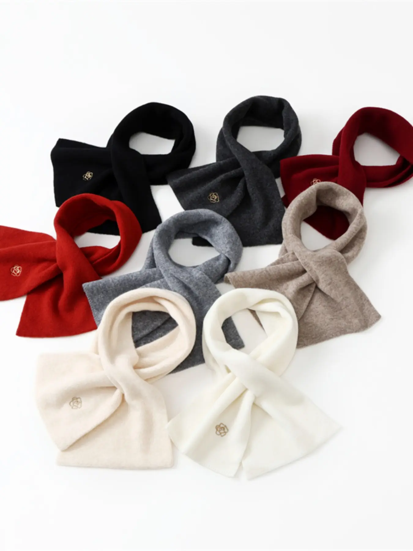 Soft Merino Wool Scarf, Skin-Friendly Material, Simple and Fashionable Design, Perfect Pairing with Small Scarves, Elegant Accessory