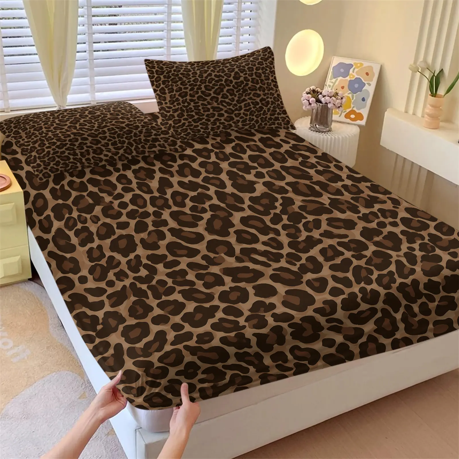 Classic Warm Brown Leopard Print Fitted Sheet Set, 1 Fitted Sheet & 2 Pillowcase, Y2K Retro Girls Bedroom Decor, Matte Vintage Animal Bedding All Size, Anti-Wrinkle Machine Washable Fabric, Perfect For Home Bedrooms