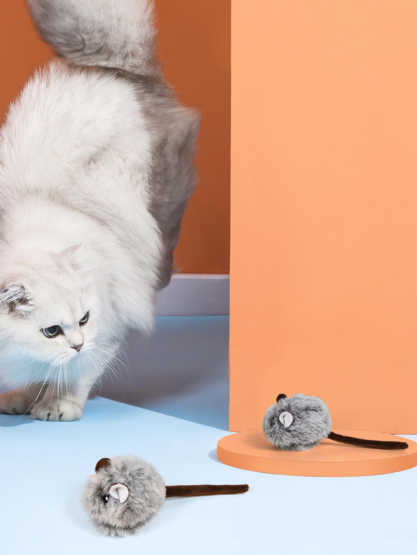 Gray realistic and funny mini plush mouse toy for daily play, a self-entertaining pet toy for cats