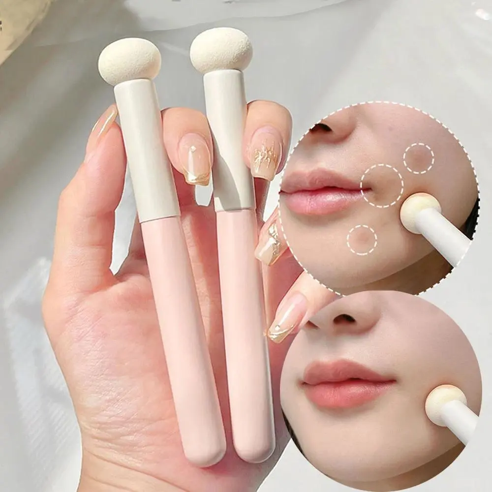 Mushroom Shape Concealer Brush for Even Coverage, Mini Portable Makeup Applicator with a Soft Elastic Sponge Tip