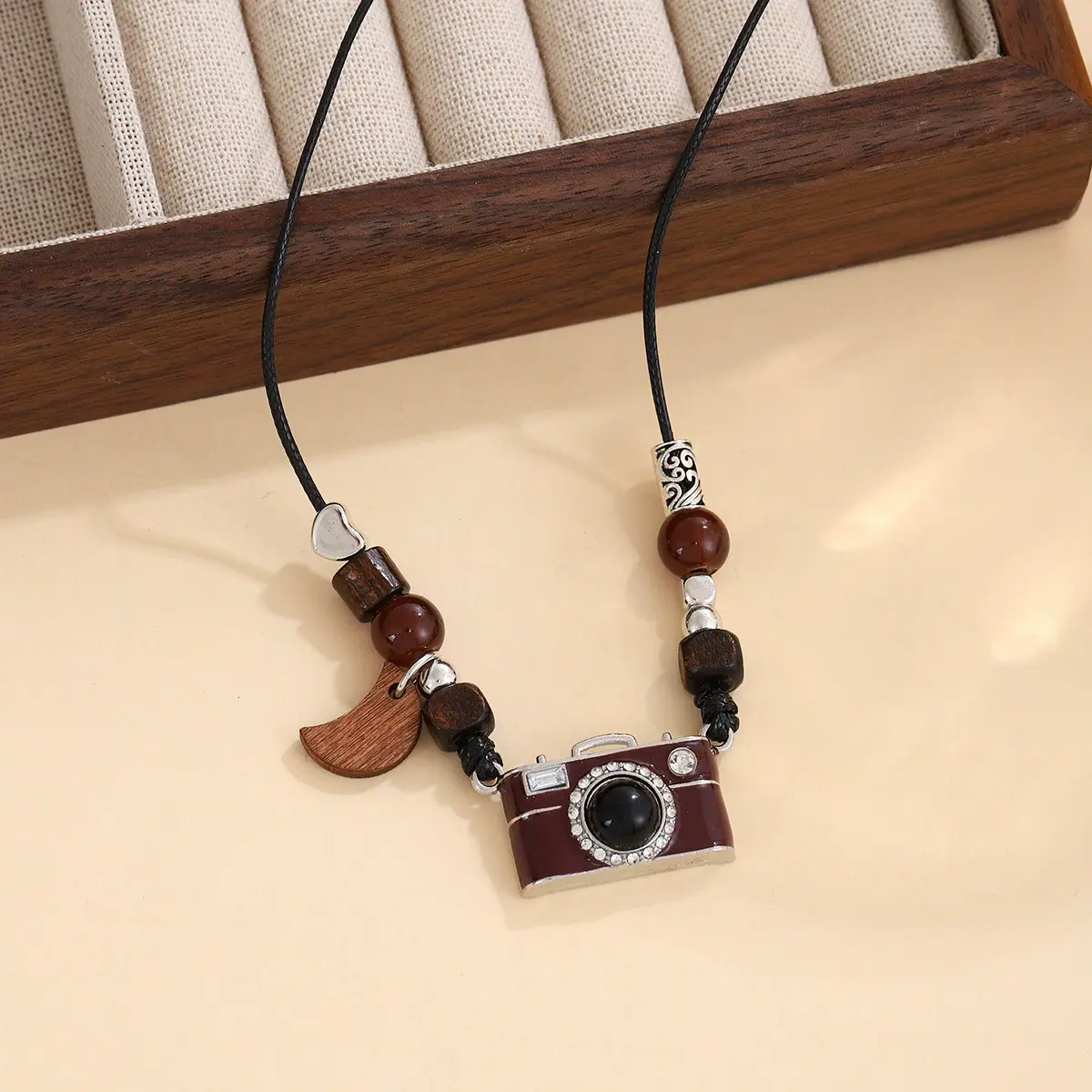 Adjustable Wax Rope Long Necklace for Women Fashion Retro Camera Pendant Necklaces Wooden Moon Beaded Sweater Chain Jewelry Gift