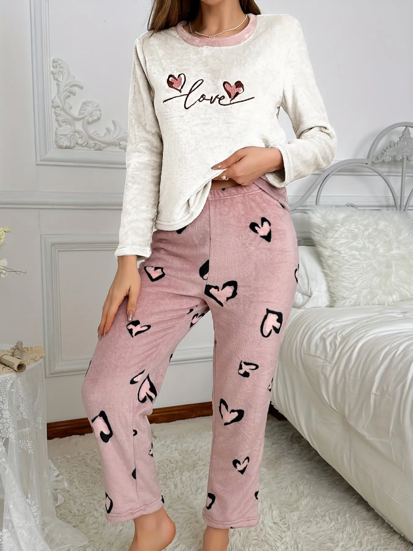 Women's Heart Print Flannel Pajama Set, Round Neck Embroidered Long Sleeve Top with Elastic Waist Pants, Thick Fleece Warm Home Wear for Fall Winter