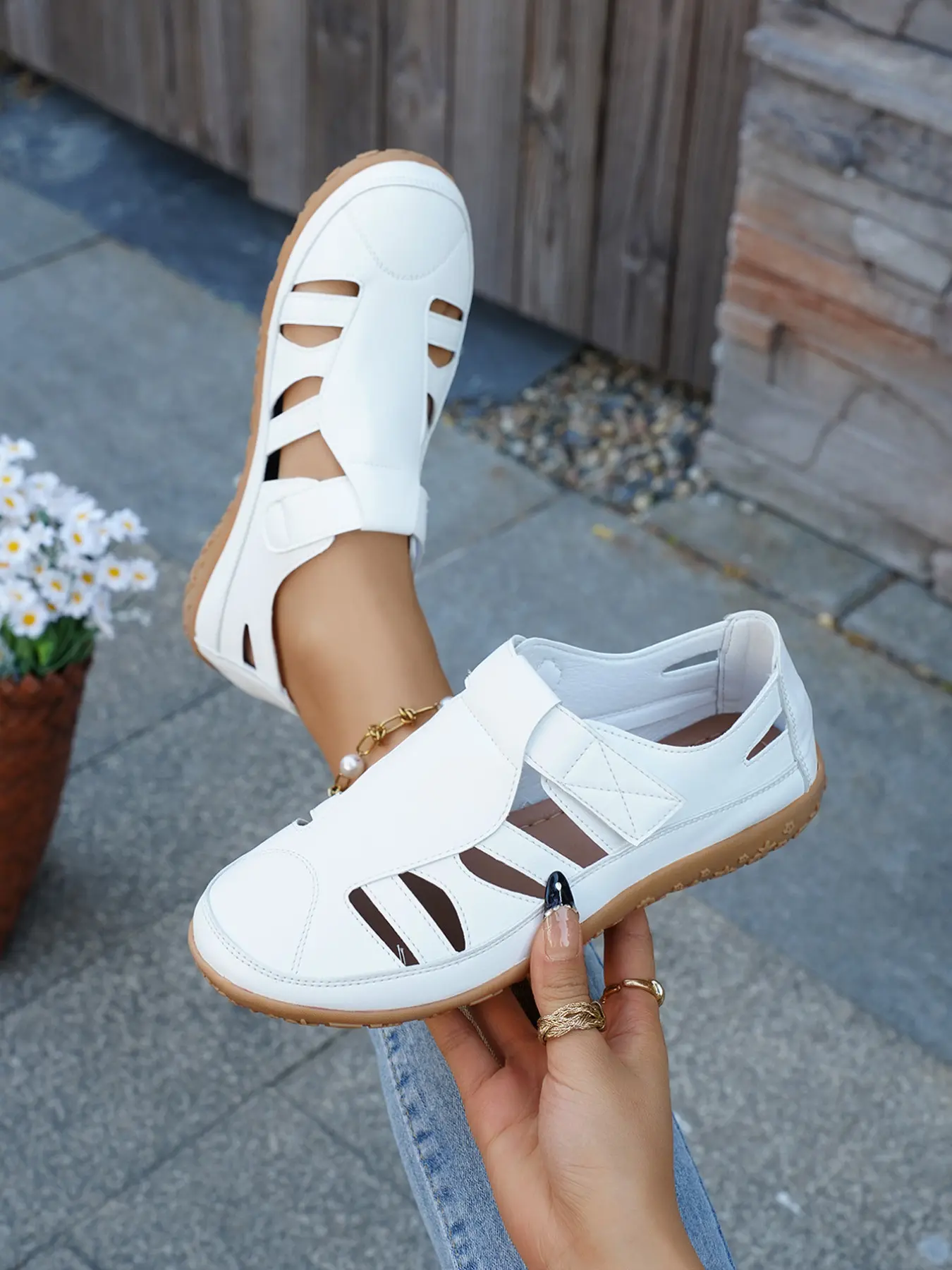 Women Hollow Woven Closed Toe Comfy Sandals, Adjustable Velcro T-Strap Walking Shoes, Breathable Upper Rubber Flat Casual Shoes, All Season Versatile Footwear for Daily Beach Vacation Outdoor Wear