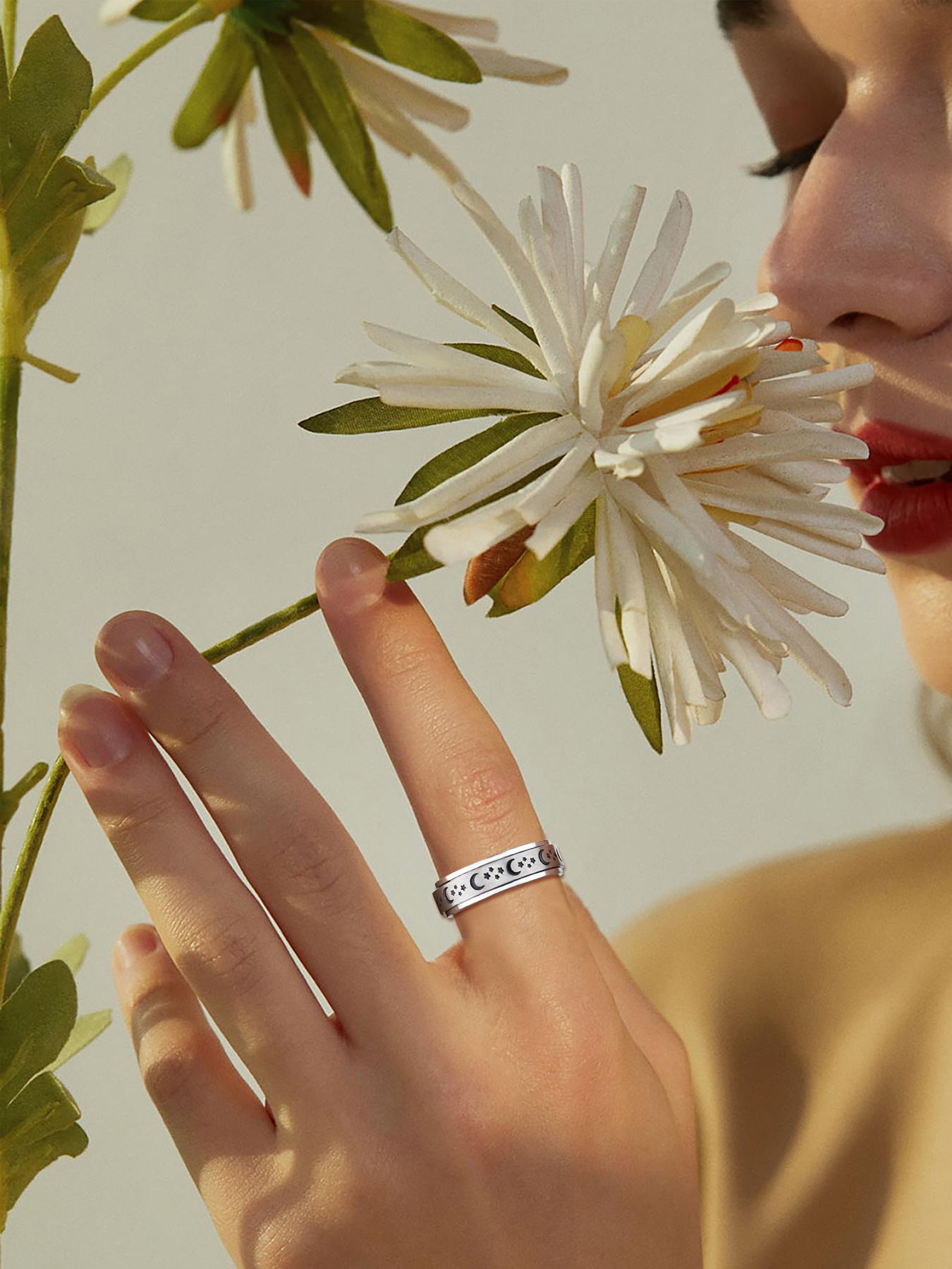 Punk Goth Style Rotating Star & Moon Design Rings, Fidget Spinner Ring, Gifts for Men/Women, Stress Relief Rings, Matching Funky Unique Accessories for Girls Birthday Gift