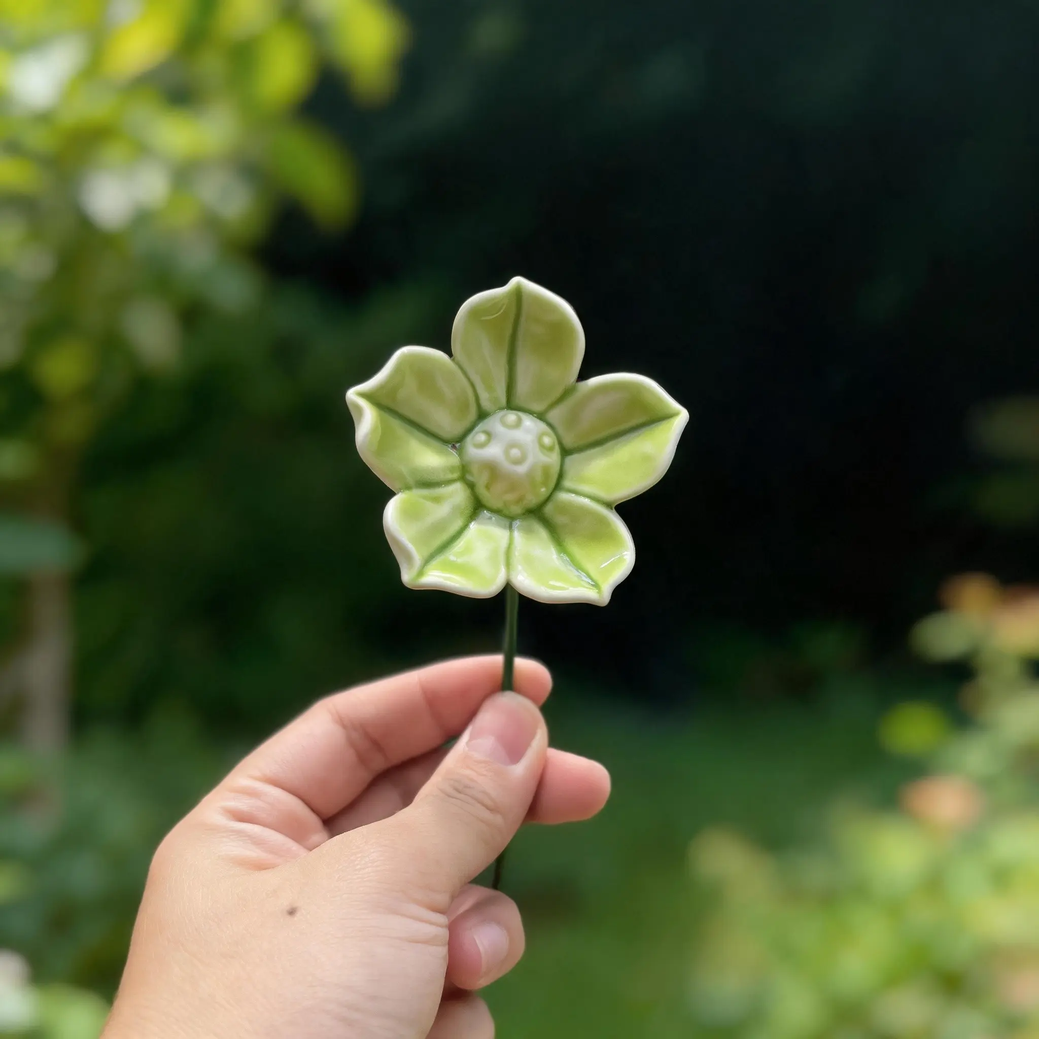 1 Piece Handmade Ceramic Flower, Jingdezhen Lotus, Eternal Flower, Non-Fading, Home Decor, Garden Ornament, Creative Gift, Birthday Present, Cute Bouquet