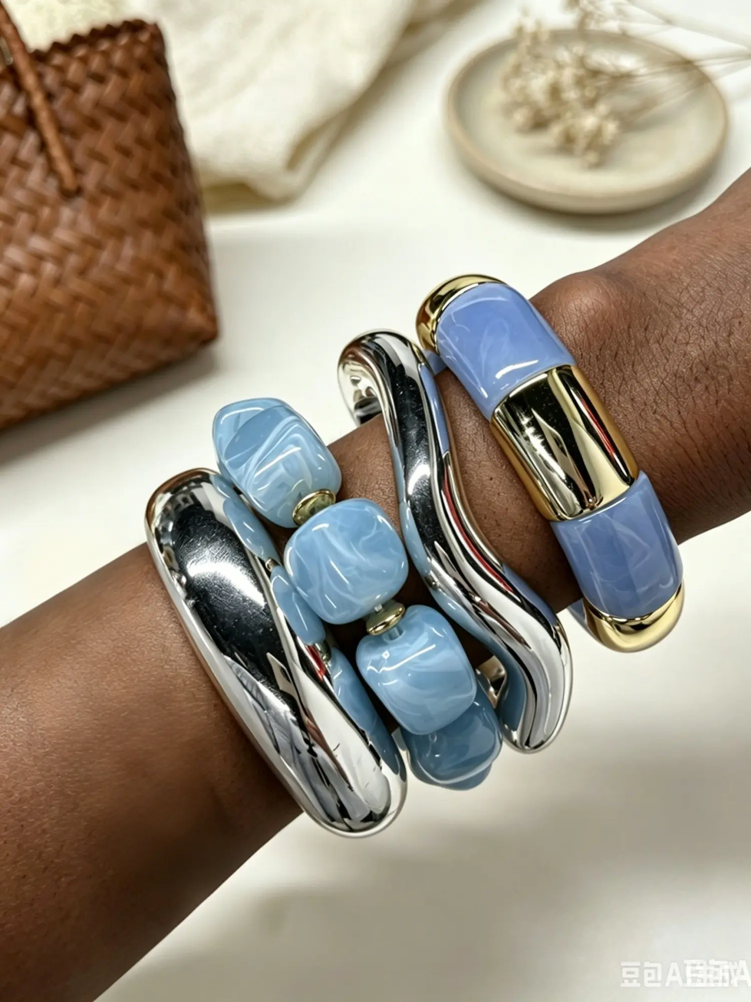 4 Pcs Women's Fashion Bracelets, Boho Style Resin Beads, Acrylic Bracelets, Bracelet Sets, Beaded Bracelets Set, Elastic Cuff Bracelets, Bohemian Bracelet, Perfect for Daily Wear, Parties, Gifts