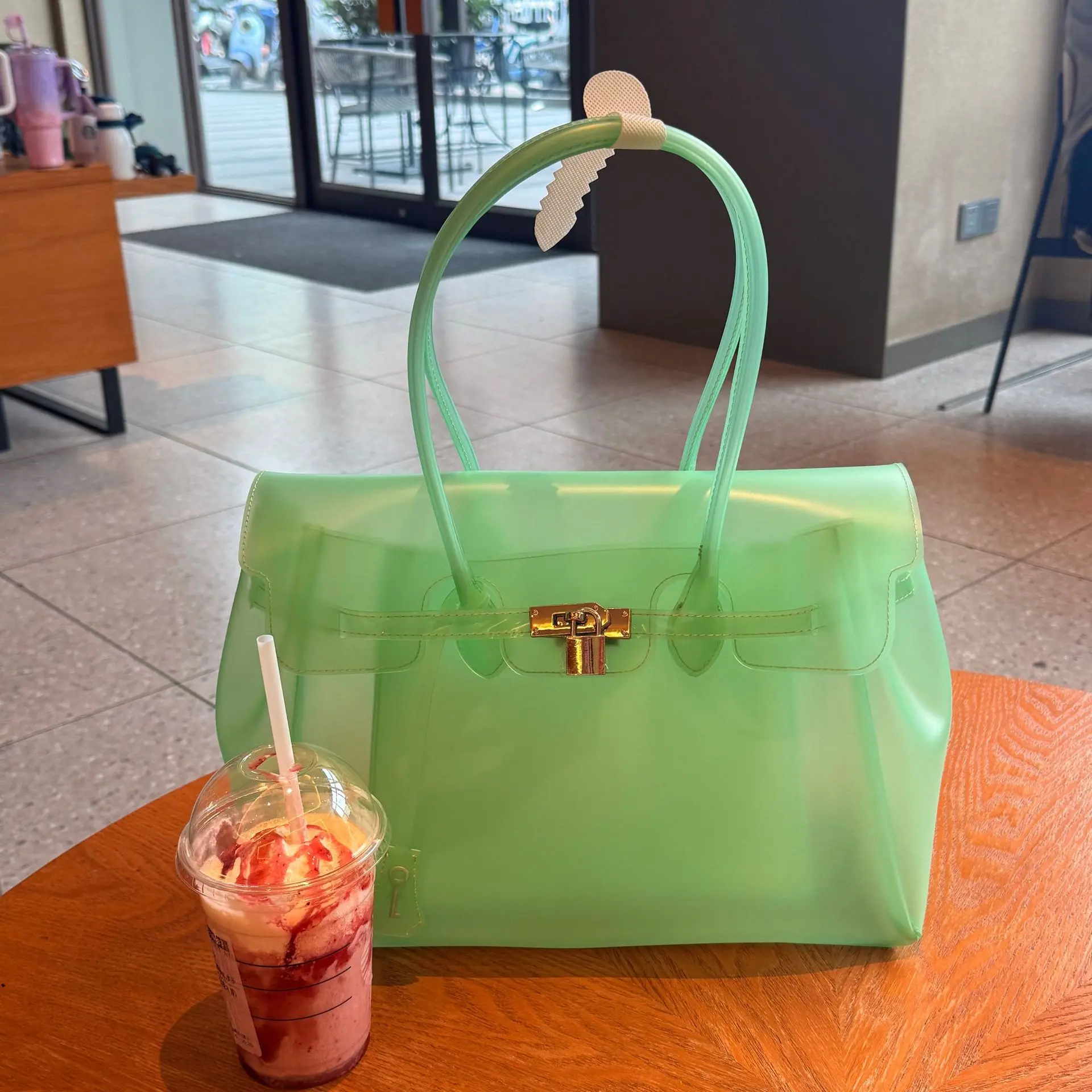 Women's Casual Transparent Jelly Tote Bag, Elegant High-Capacity Waterproof TPU Shoulder Handbag for Summer Holiday Beach Trips