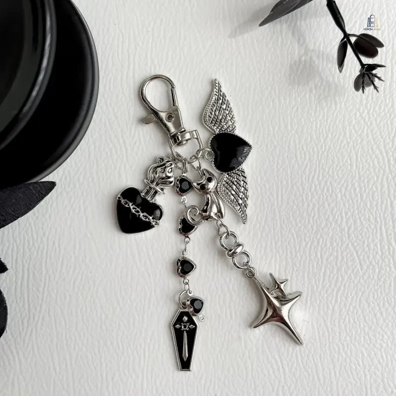 Cat Keychain, Dark Sweet Heart Wing Charm, Cool Decorative Pendant, Versatile Accessory For Bag Earphone Phone Daily Outfit