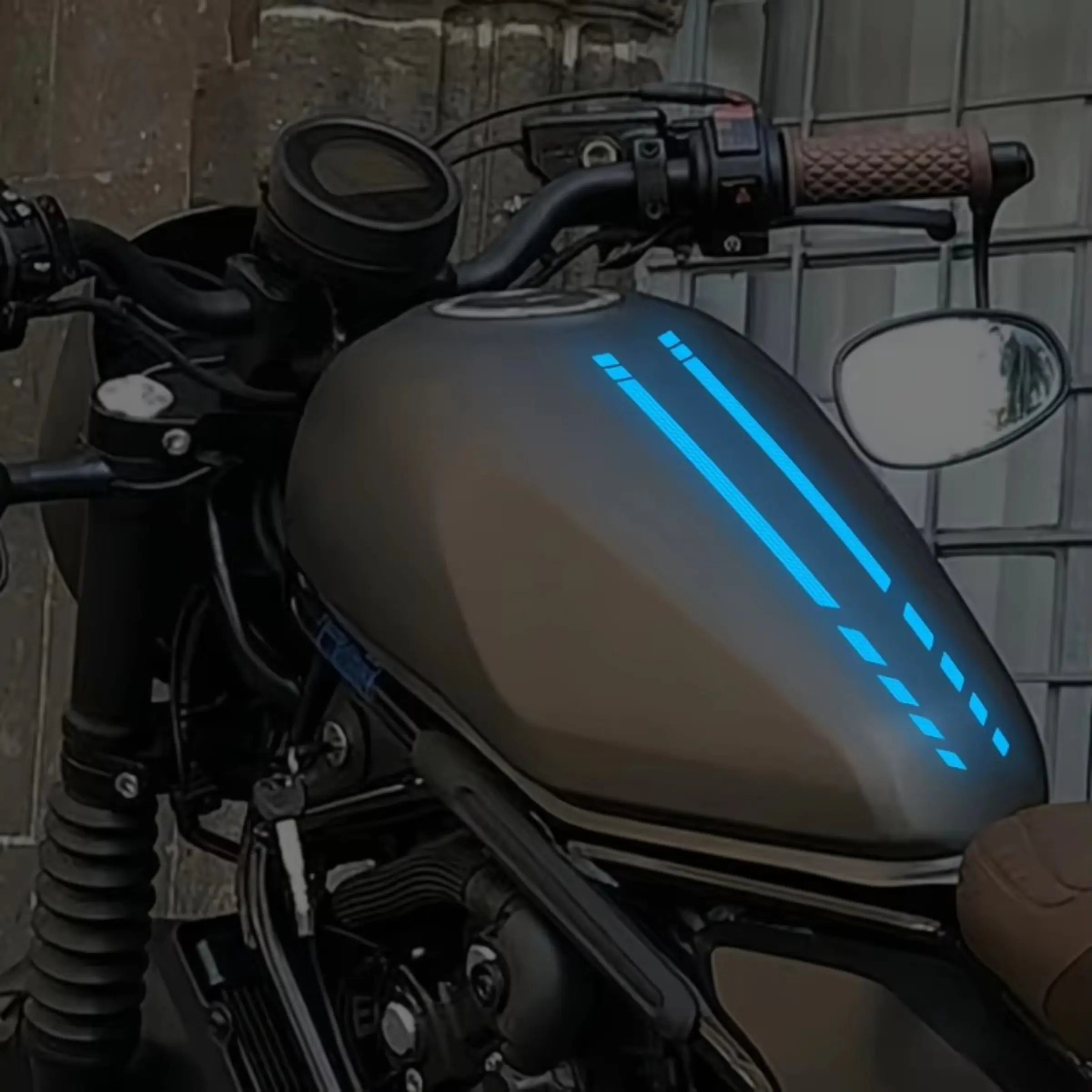 Reflective Striped Motorcycle Decal, Motorcycle Stickers - 2D flat design, high definition image quality, matte texture, waterproof, scratch resistant, durable, removable sticker, suitable for motorcycle fairings, helmets, fuel tanks, scooters