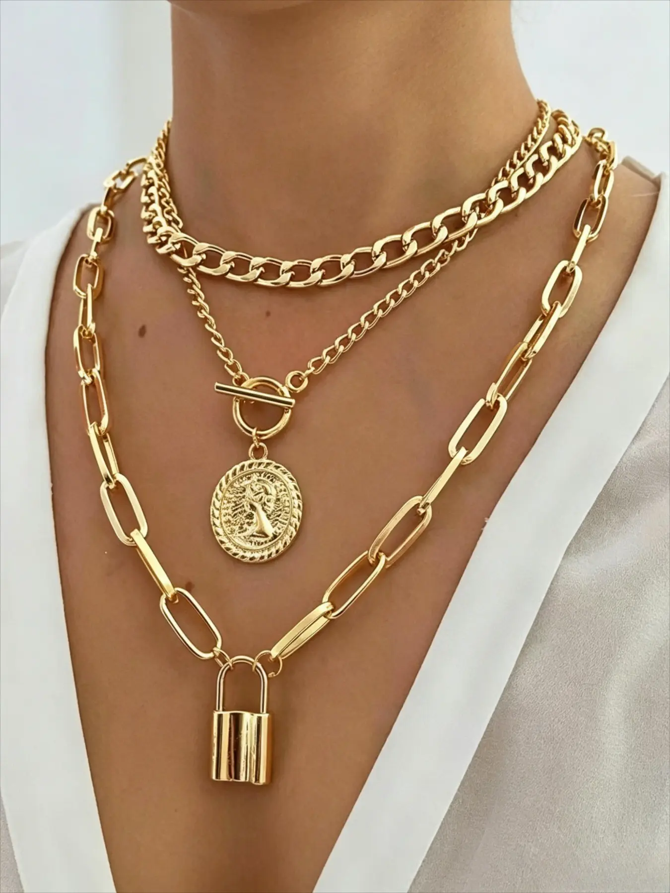 3-Piece Layered Necklace Set, Women's Vintage Elegant Engraved Round Pendant Alloy Necklaces, Creative Clasp Charm, Dainty Jewelry Accessories