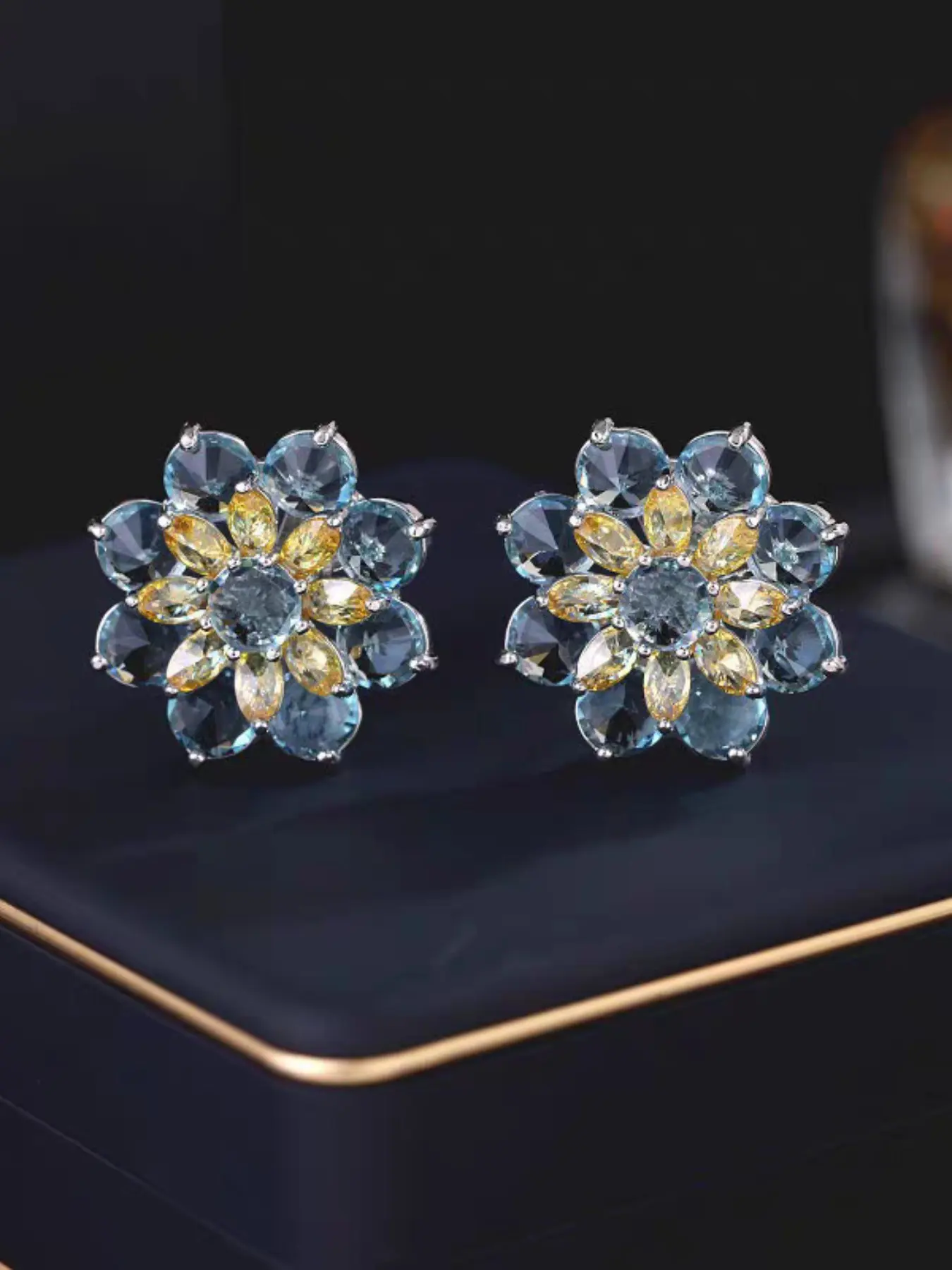 Luxury Simple Crystal Zircon Flower Stud Earrings, Fashionable Earrings, Daily Commute Fashion Jewelry, All Seasons Floral Design, Perfect Gift for Holidays