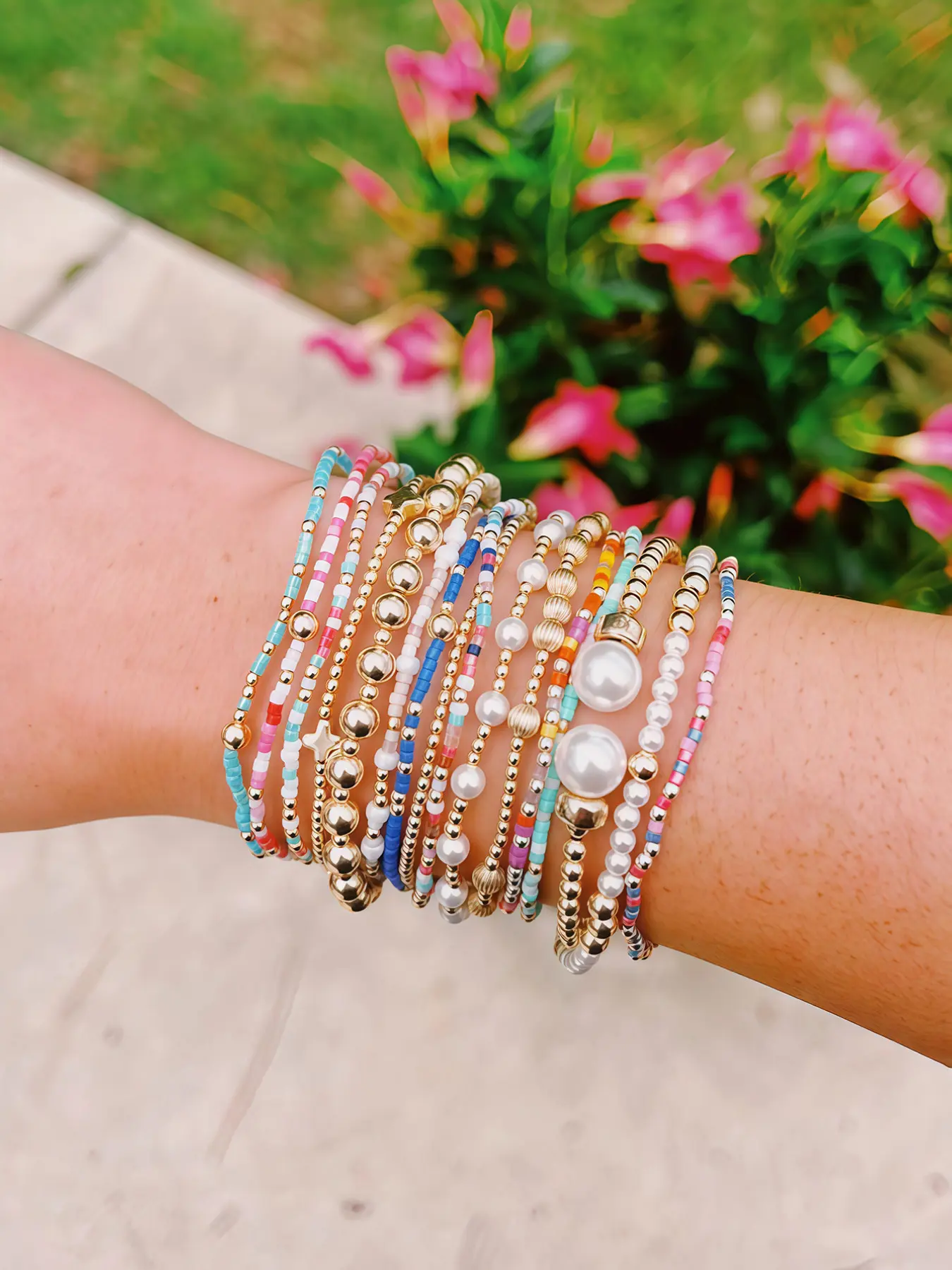 16-Piece Colorful Beaded Bracelet Set, Cross Pendant Accessories, Boho Bracelet Stack, Perfect for Women's Daily Dates, Parties, and Layering