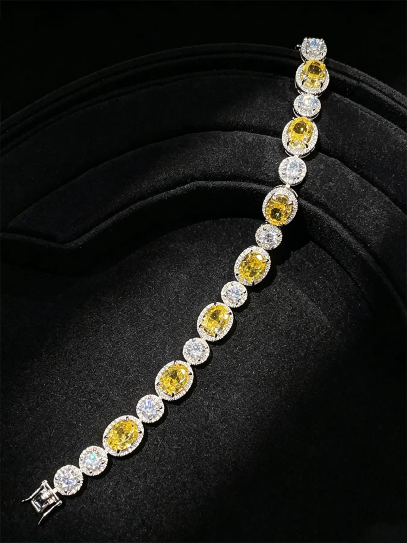 Elliptical Zircon Bracelet, Hip Hop Fashion Jewelry, Unisex, Perfect for Evening Parties, Ideal Gift for Partners