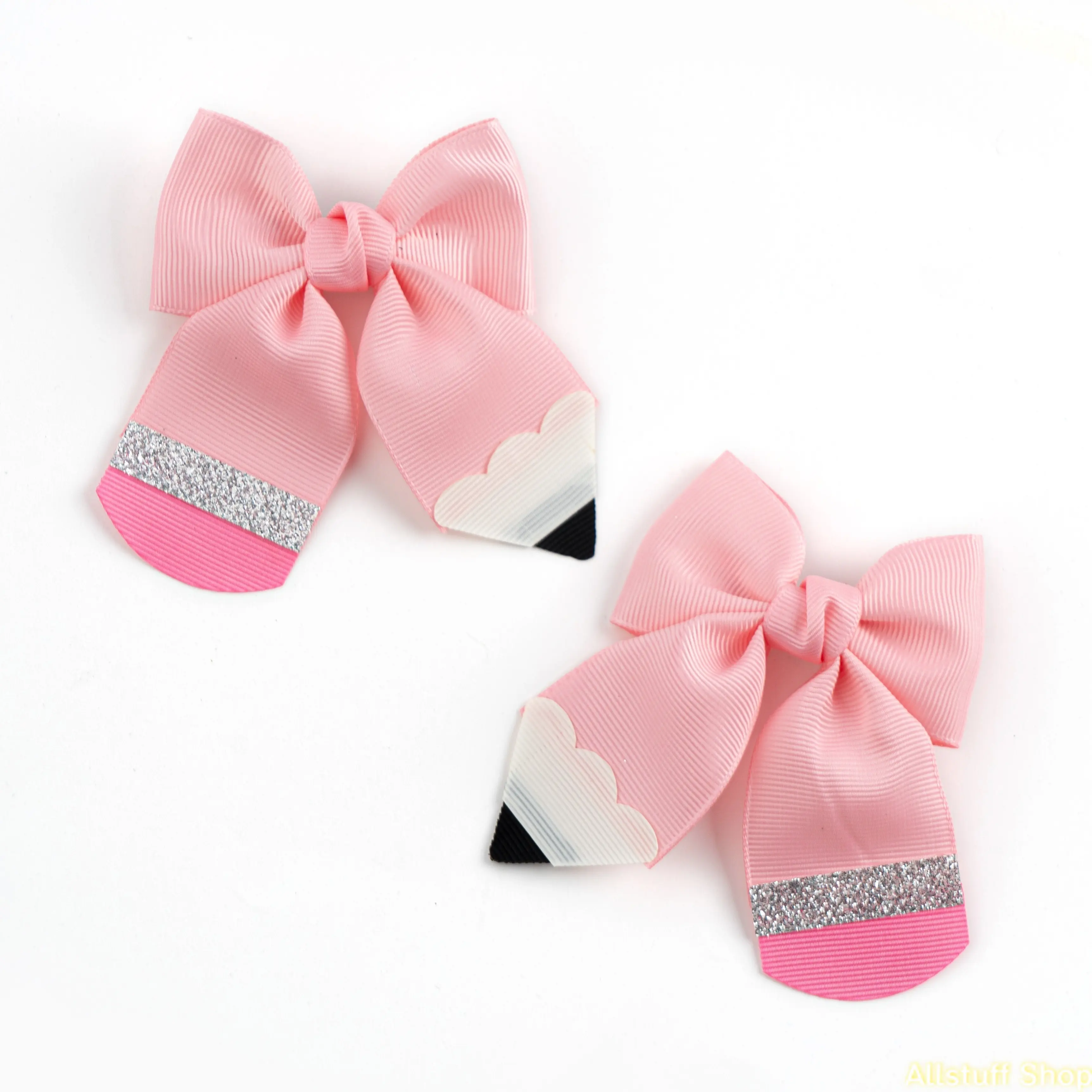 Adorable pencil-shaped bow hair accessories (2-pack) – Featuring grosgrain ribbon and a sturdy alligator clip design, these are perfect for everyday wear and the back-to-school season and make ideal back-to-school gifts.