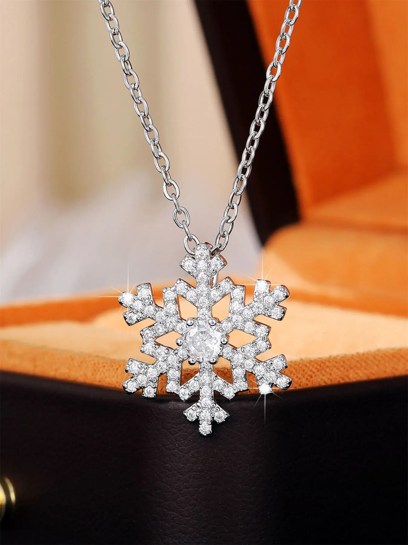 1 Pc Elegant Snowflake Cubic Zirconia Necklace Pendant For Women For Christmas Day Gift Wedding Engagement Anniversary Party Jewelry