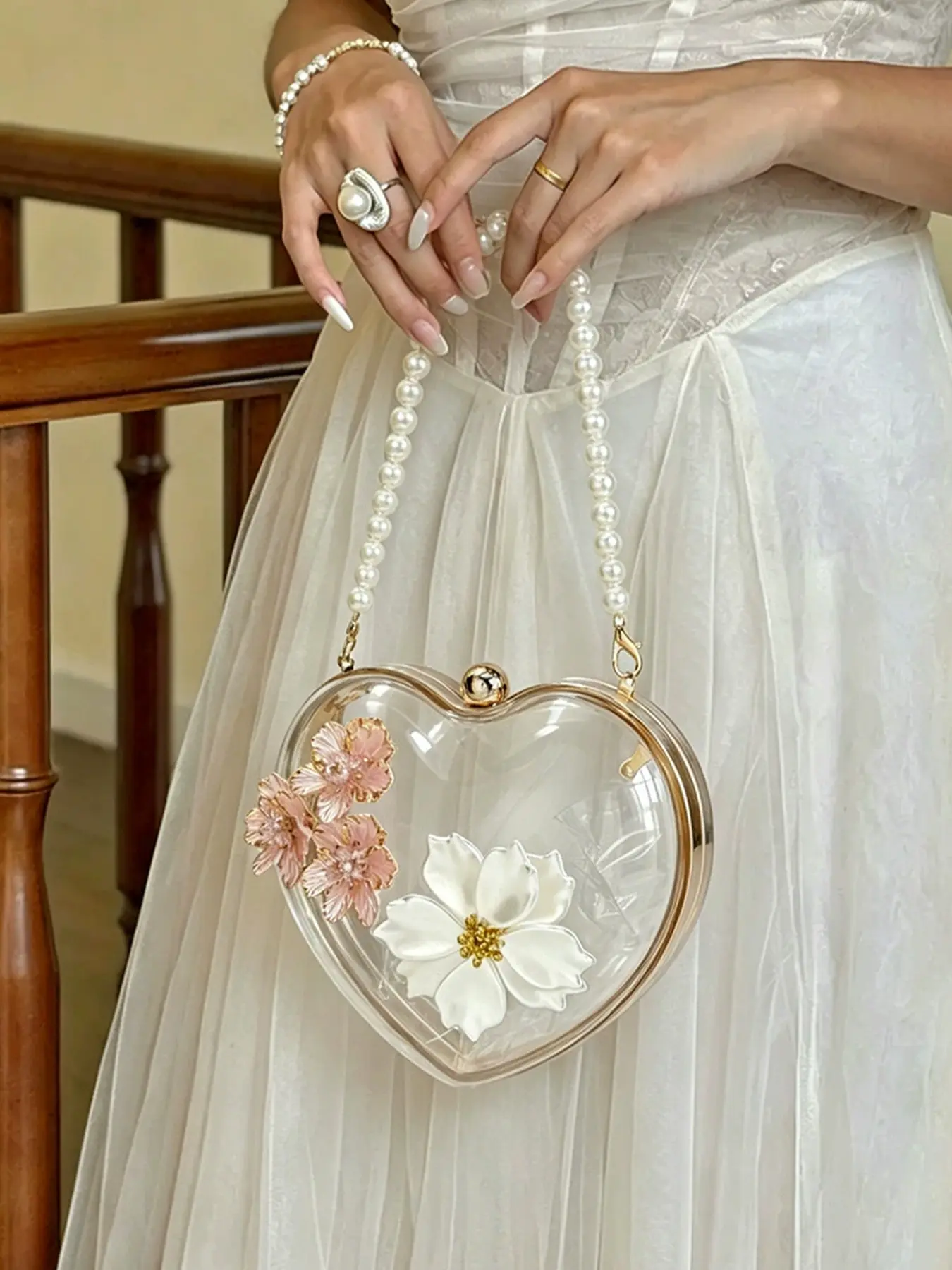 1PC Heart Shaped Clear Acrylic Frame Clutch Bag 3D Resin Floral Ornament Gold Metal Rim Round Ball Kiss Lock Detachable Pearl Beaded Chain Mini Transparent Evening Handbag for Bridal Wedding Banquet Date Night Formal Dress Matching Elegant Fashion Handbag