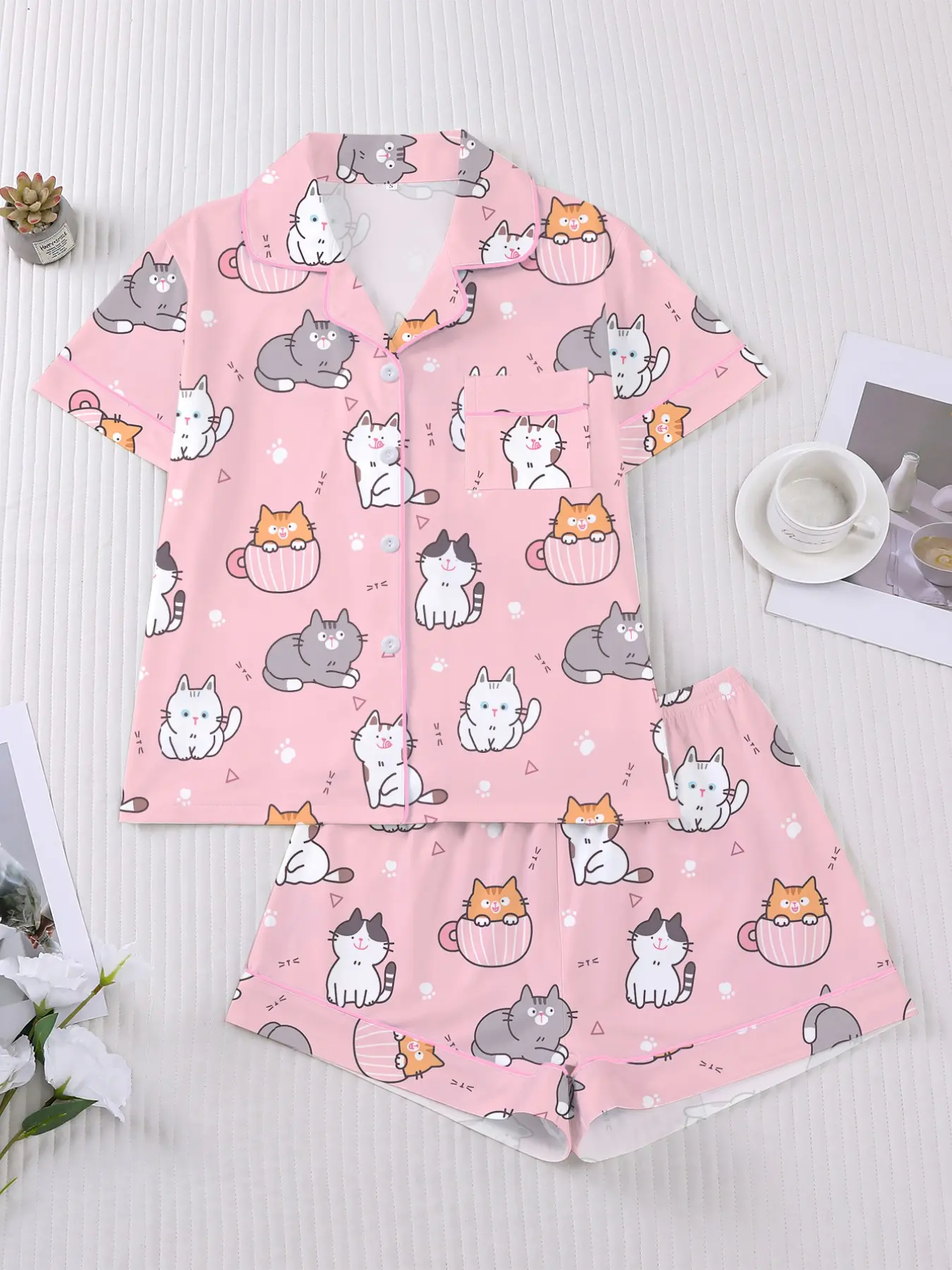 Women's Cartoon Cat Print Pajama Set, Short Sleeve Button Front Top and Elastic Shorts, Comfortable Home Wear, Elegant Style, Loungewear Pjs