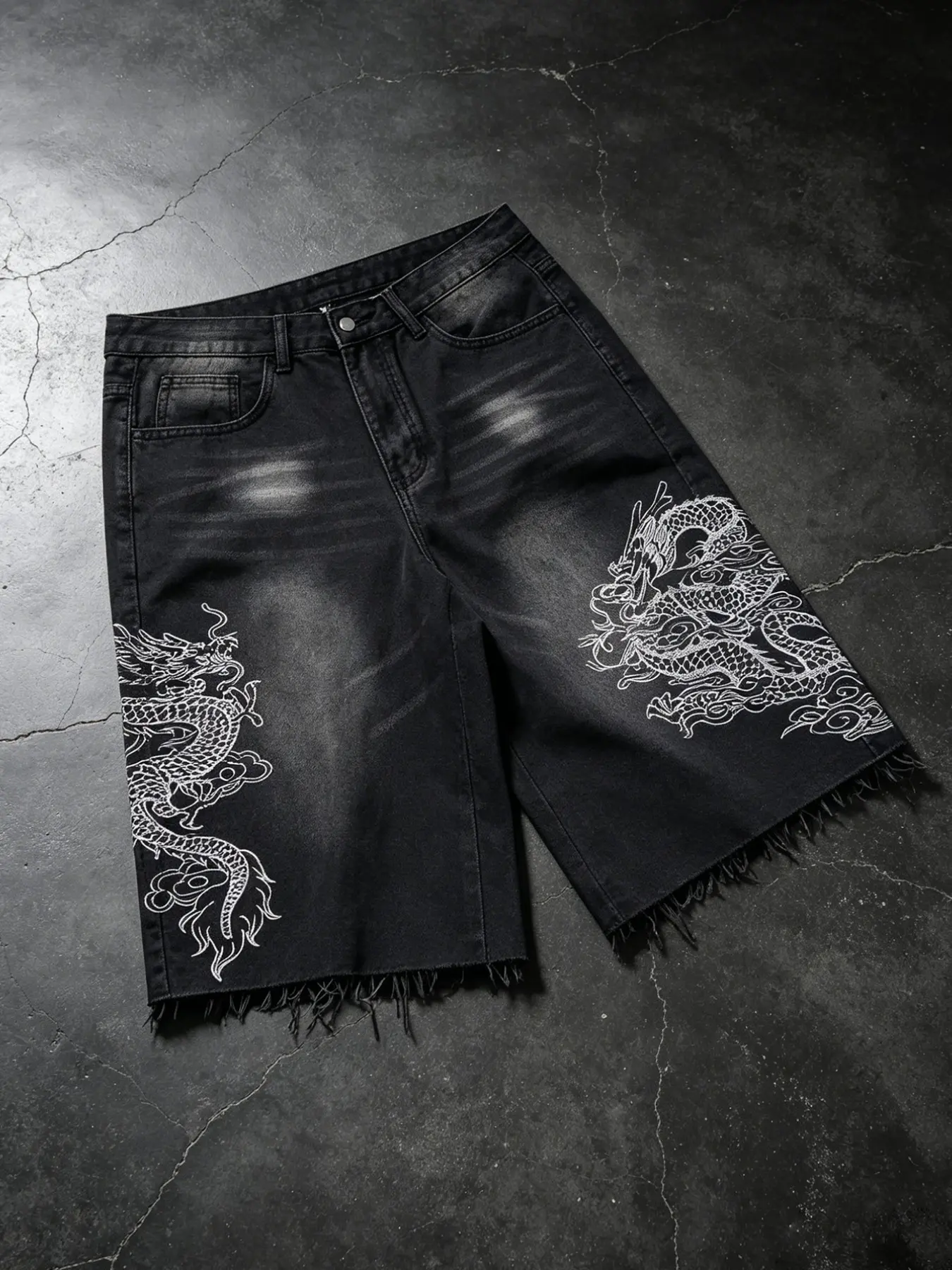 Dragon Embroidered Raw Hem Jeans, Washed Wide Leg Skateboard Shorts for Men, Casual Loose-Fitting Animal Pattern Classic Clothing Pants
