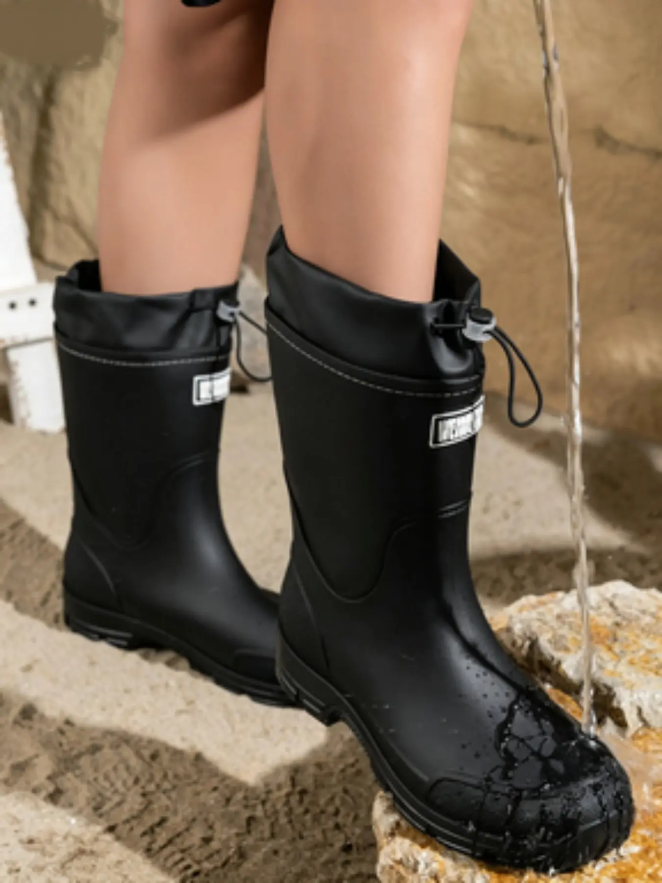 Dual-Tone Matte Rubber Mid-Calf Rain Boots, Waterproof Design, Durable Sole, Ideal for Fishing, Farming, Camping