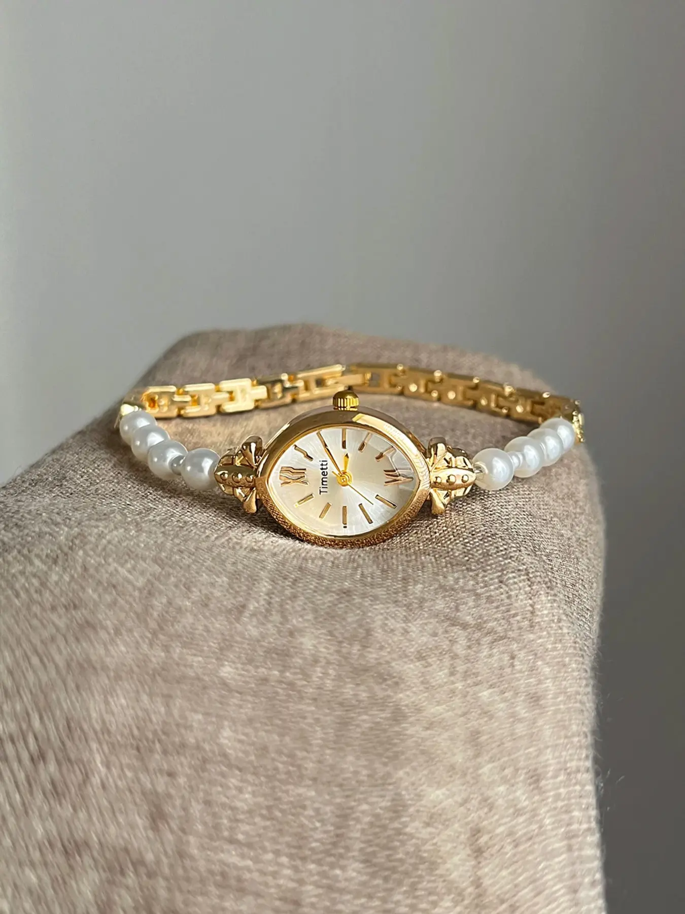 French Vintage Pearl Gold Watch, Bracelet Strap, Elegant Quartz Women's Watch, Oval Face, All Seasons, Small Luxury Style, Elegant Fashion Watch, Fashionable Analog Watch, Analogue Quartz Watch