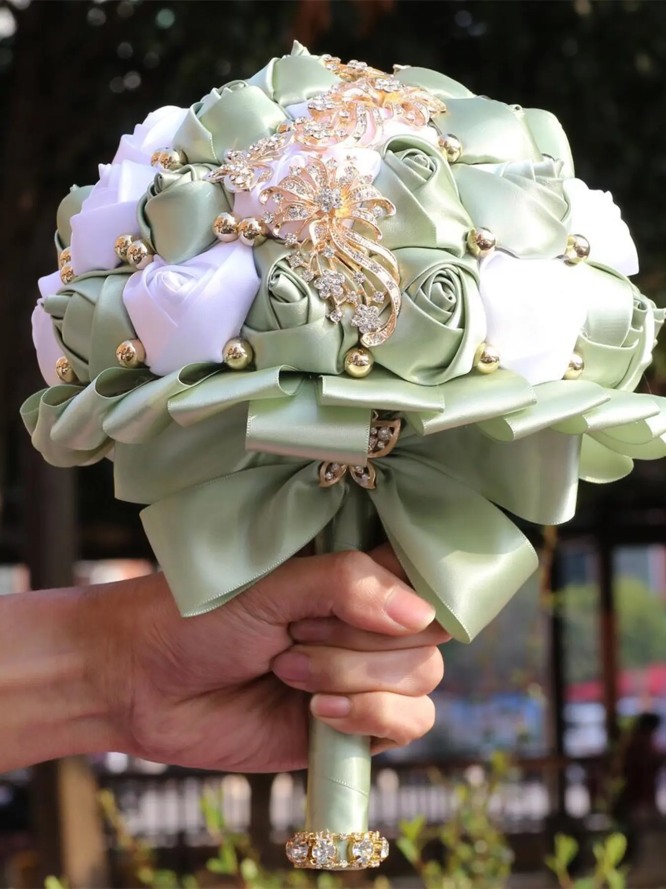 Handmade Sage Green Rose Bouquets for Bridesmaids Wedding Bouquets Rose Satin Ribbon Bouquets Wedding Florals Rhinestone Alloy Decorations Artificial Flowers Valentine's Day Proposal Bouquets Sweet 15 quinceanera Bouquets
