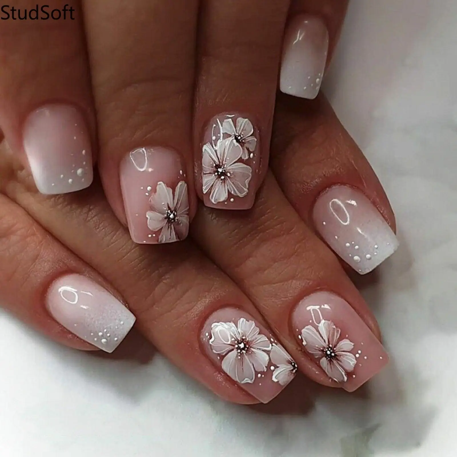 Women's 24Pcs Glossy Short Press on Nails, White Ombre Jelly Pink Hand-Painted Flower Full-Cover Acrylic Nails Art Kit with Glue for Manicure, Fake Tips, Nail Art Products, Nail Press On Nails