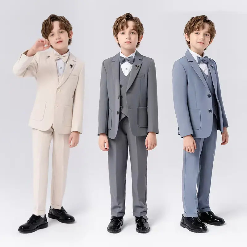 Boys' Gray Formal Six-Piece Suit with Bow Tie - Wedding Groomsman Outfit Boys, including jacket, vest, pants, white shirt, brooch, and bow tie Set Suit Clothes Kids