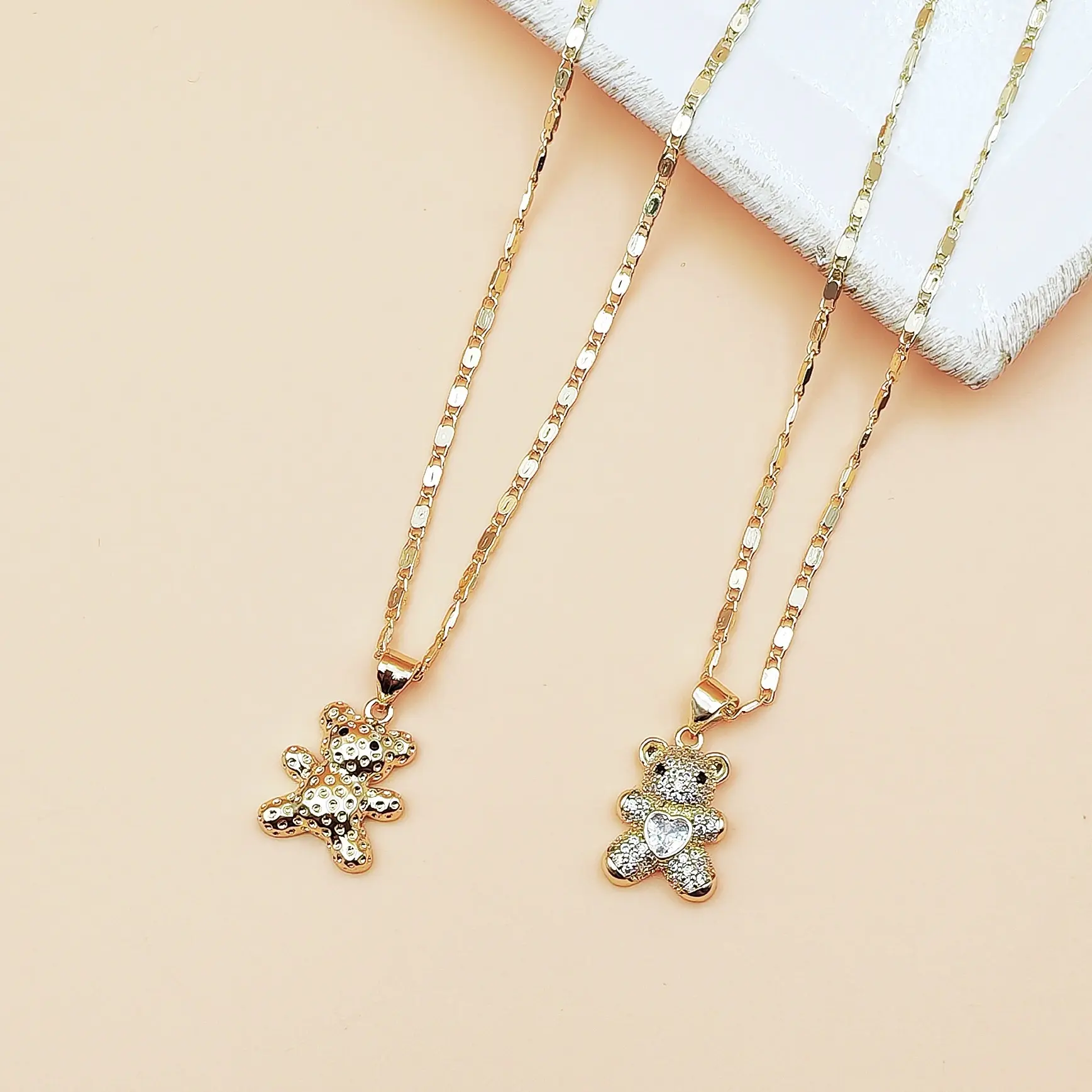 18K Gold Plated Sparkly Zircon Bear Heart Pendant Necklace Luxury Crystal Choker Chain Trendy Animal Layering Necklaces Elegant Anniversary Jewelry Gift