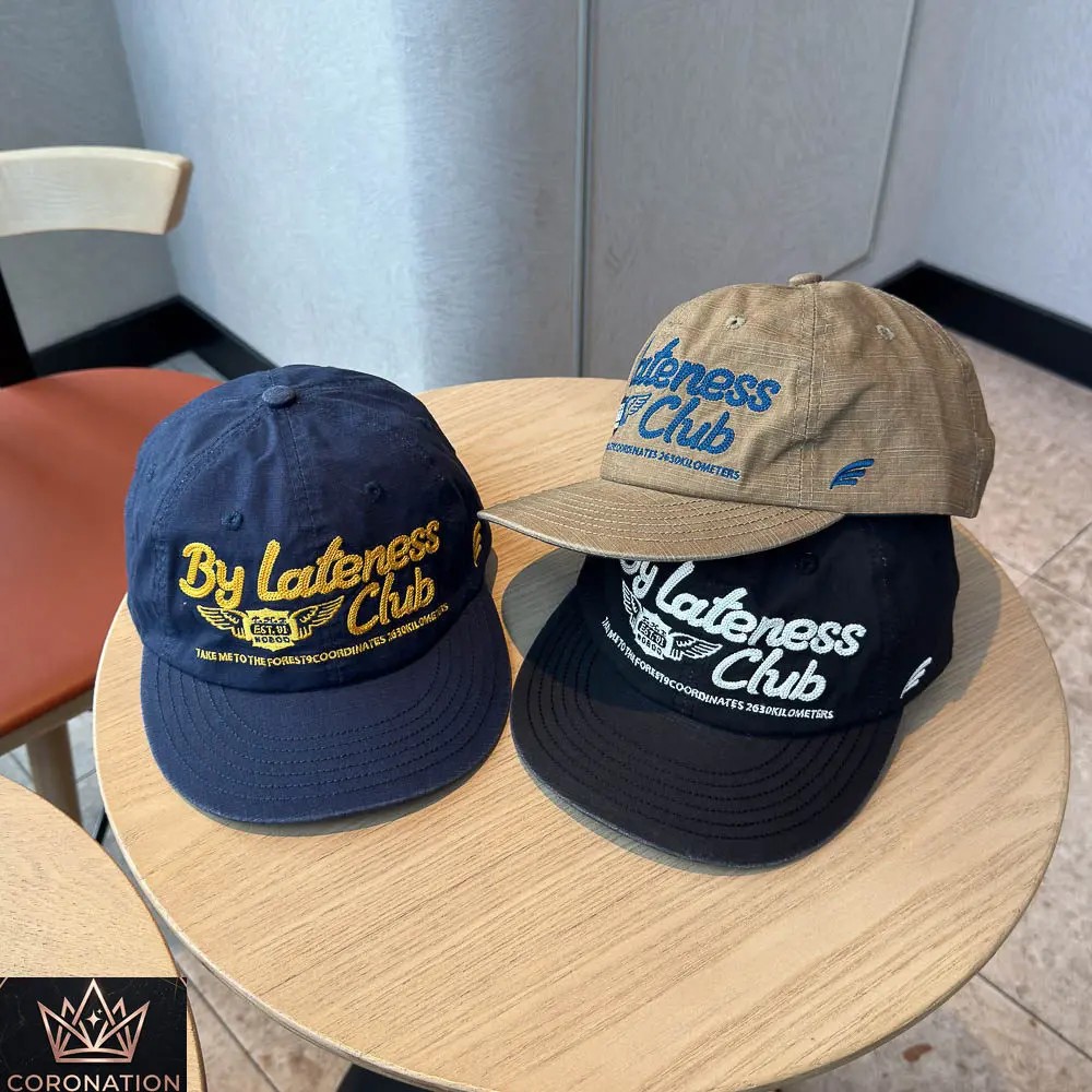 Vintage Letter Embroidered Baseball Cap, Viral Aesthetic Flat Brim Snapback Hat for Men & Women, Adjustable Streetwear Cap with Face Framing Fit, Lightweight Breathable Everyday Hat for Travel, Campus, Festival & Casual Outfits